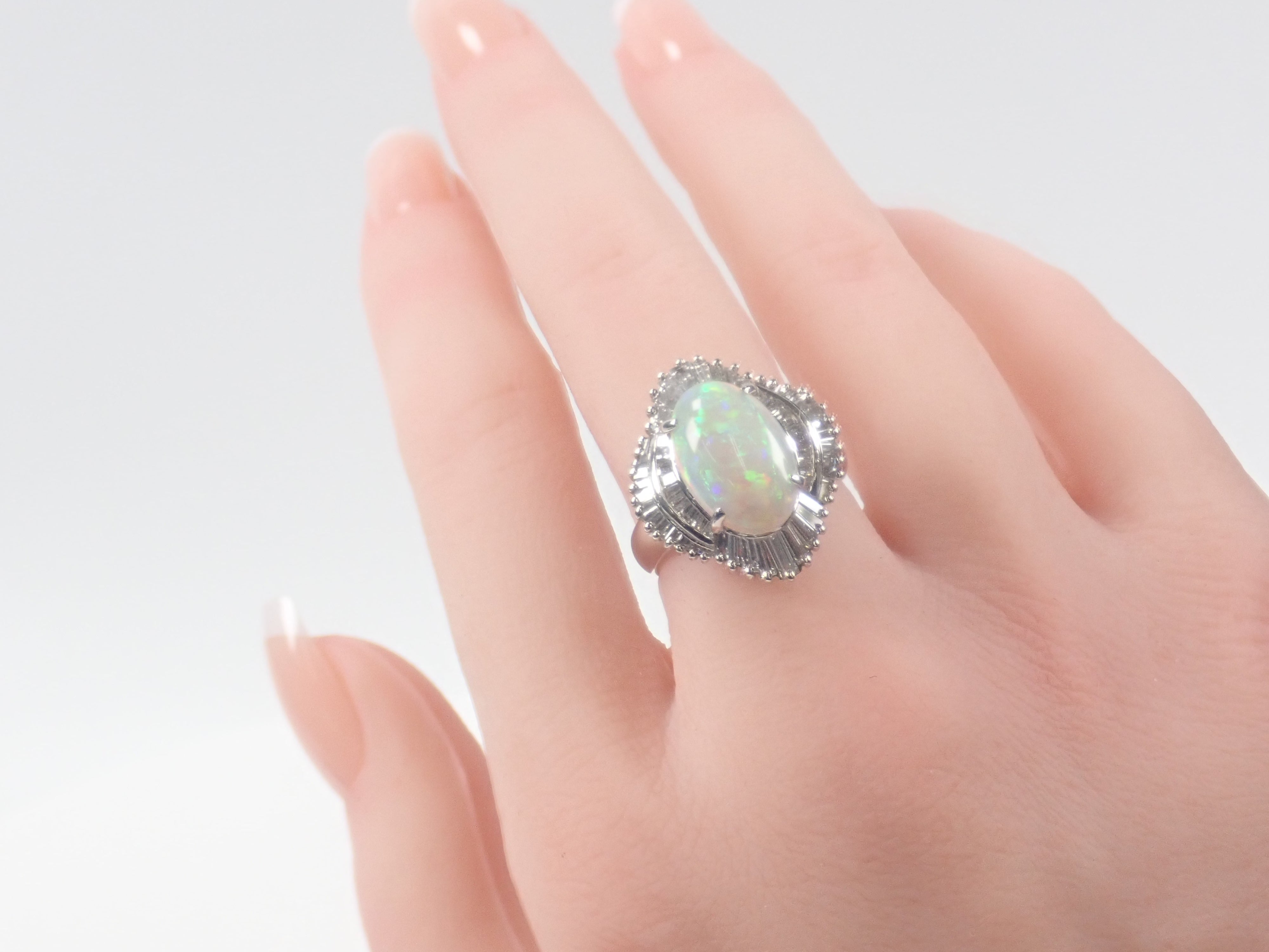 Pt900 オパール 2.61ct・ダイヤモンド0.858ctリング