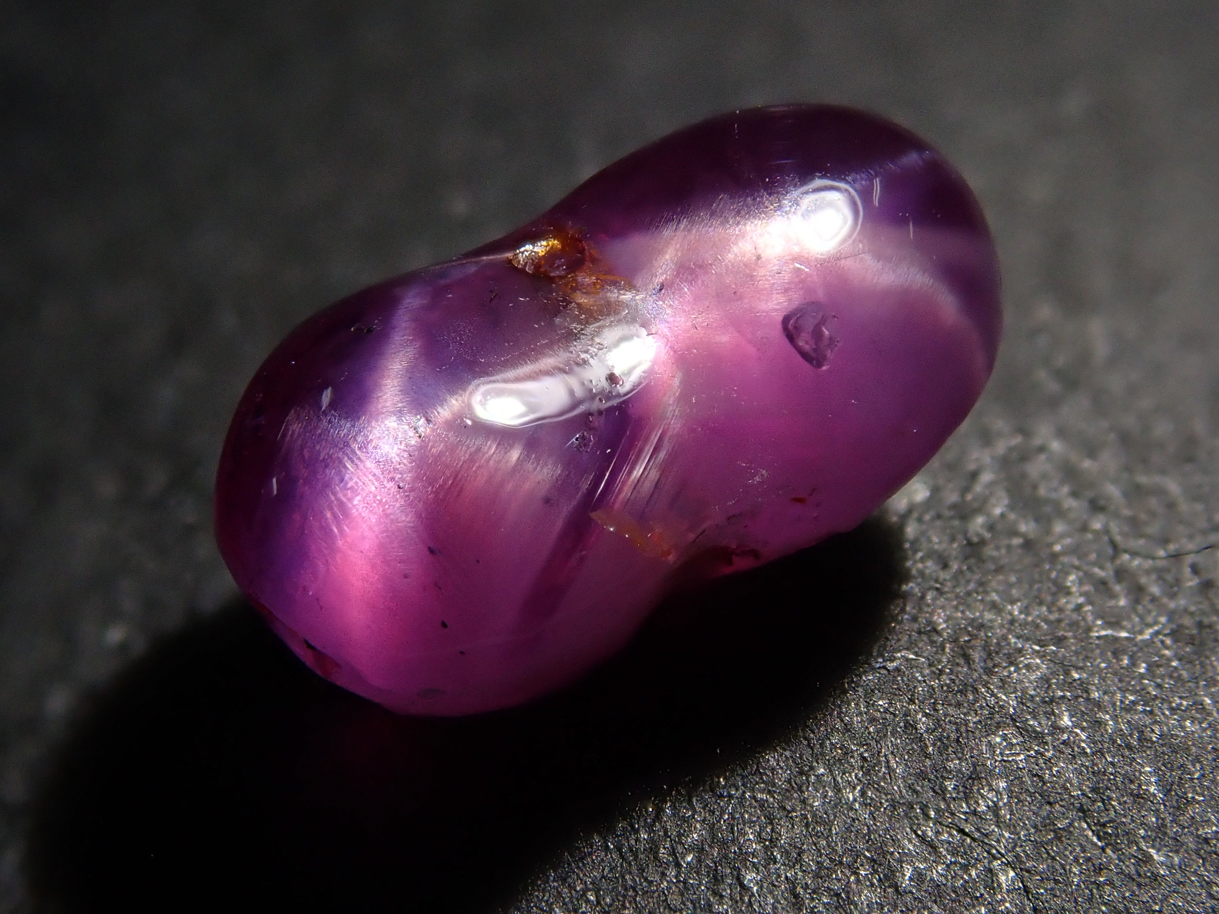 スリランカ産パープルスターサファイア 2.185ctルース