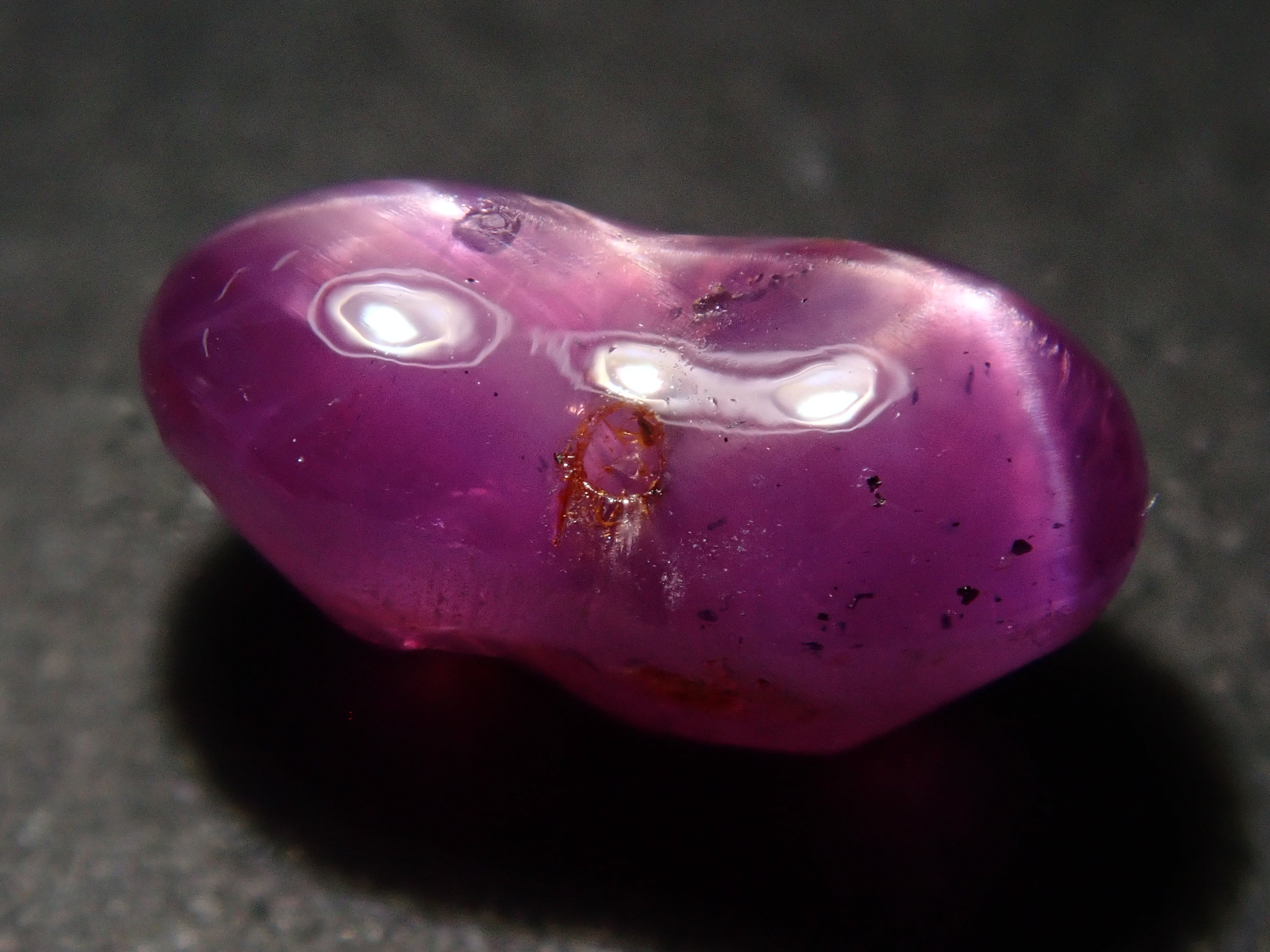 スリランカ産パープルスターサファイア 2.185ctルース