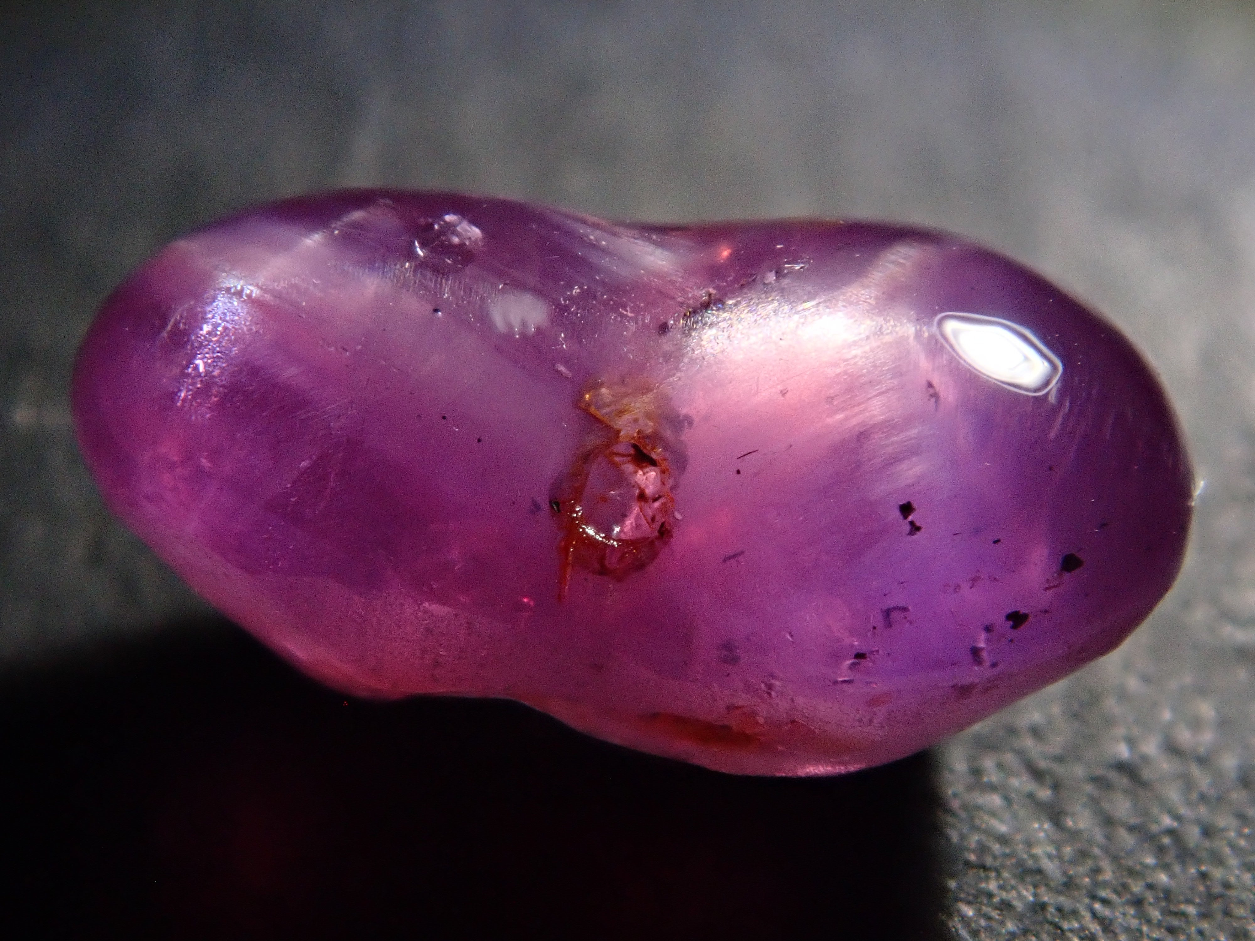 スリランカ産パープルスターサファイア 2.185ctルース