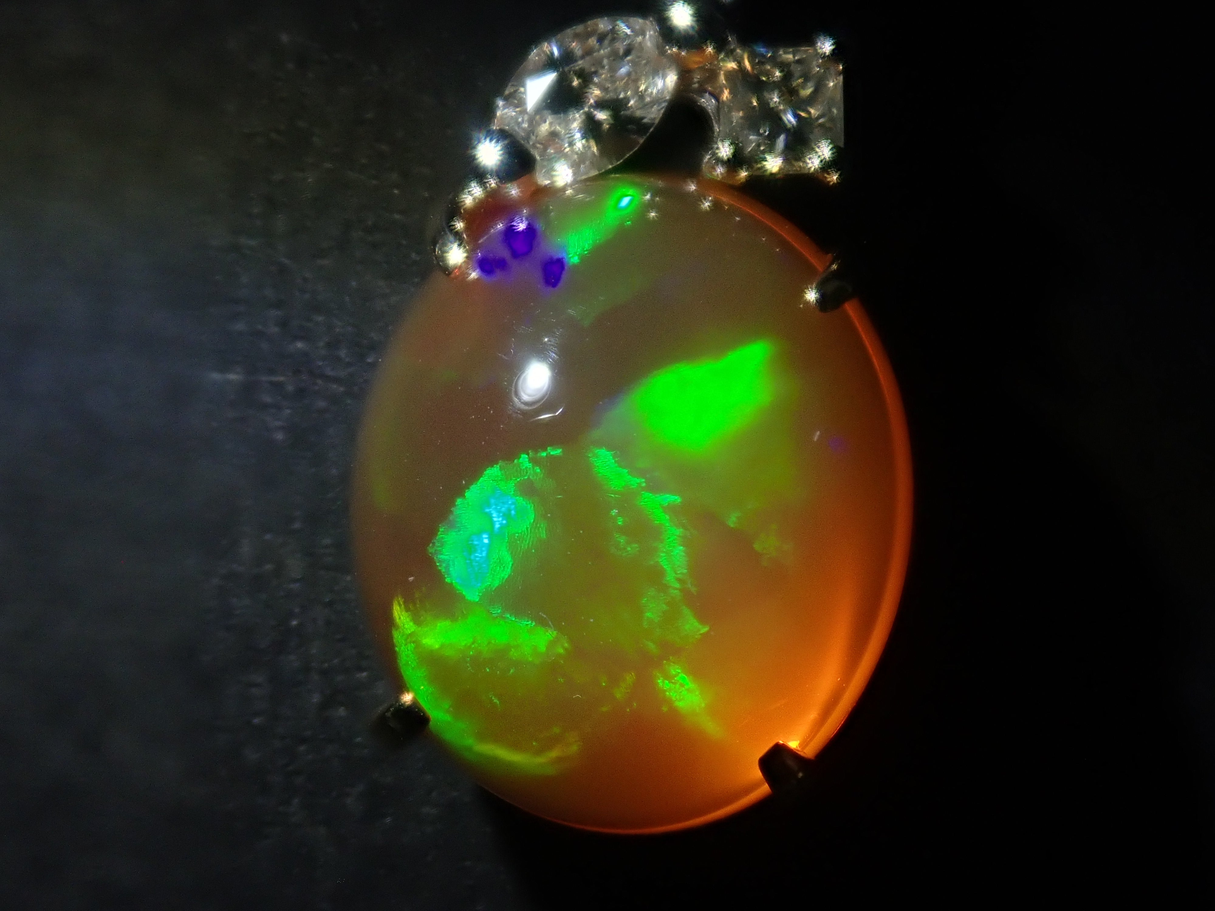 Pt900/K18 合成オパール 3.25ct ペンダントトップ（ネックレストップ）