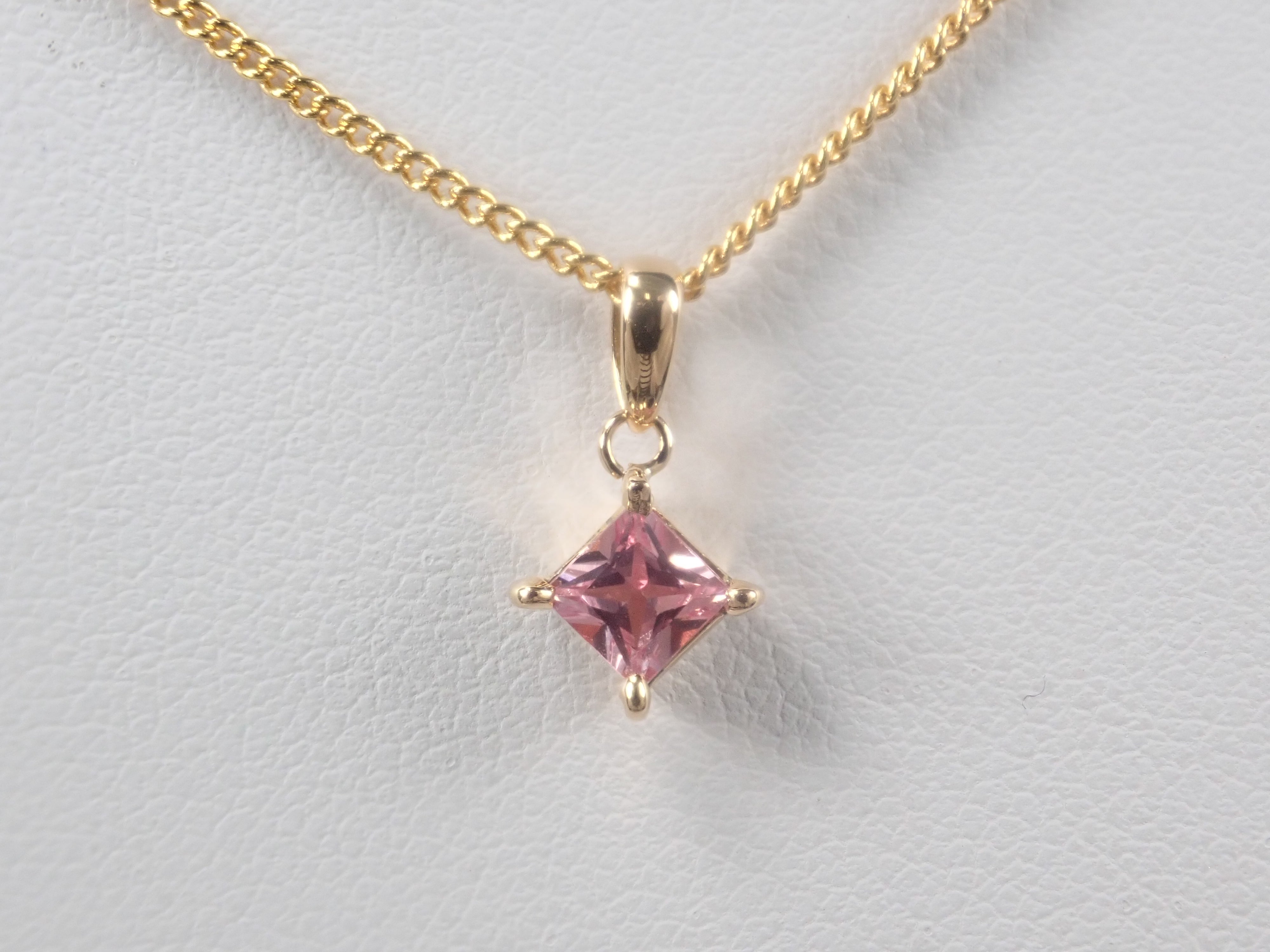 K18 ピンクサファイア 0.452ct ペンダントトップ（ネックレストップ）