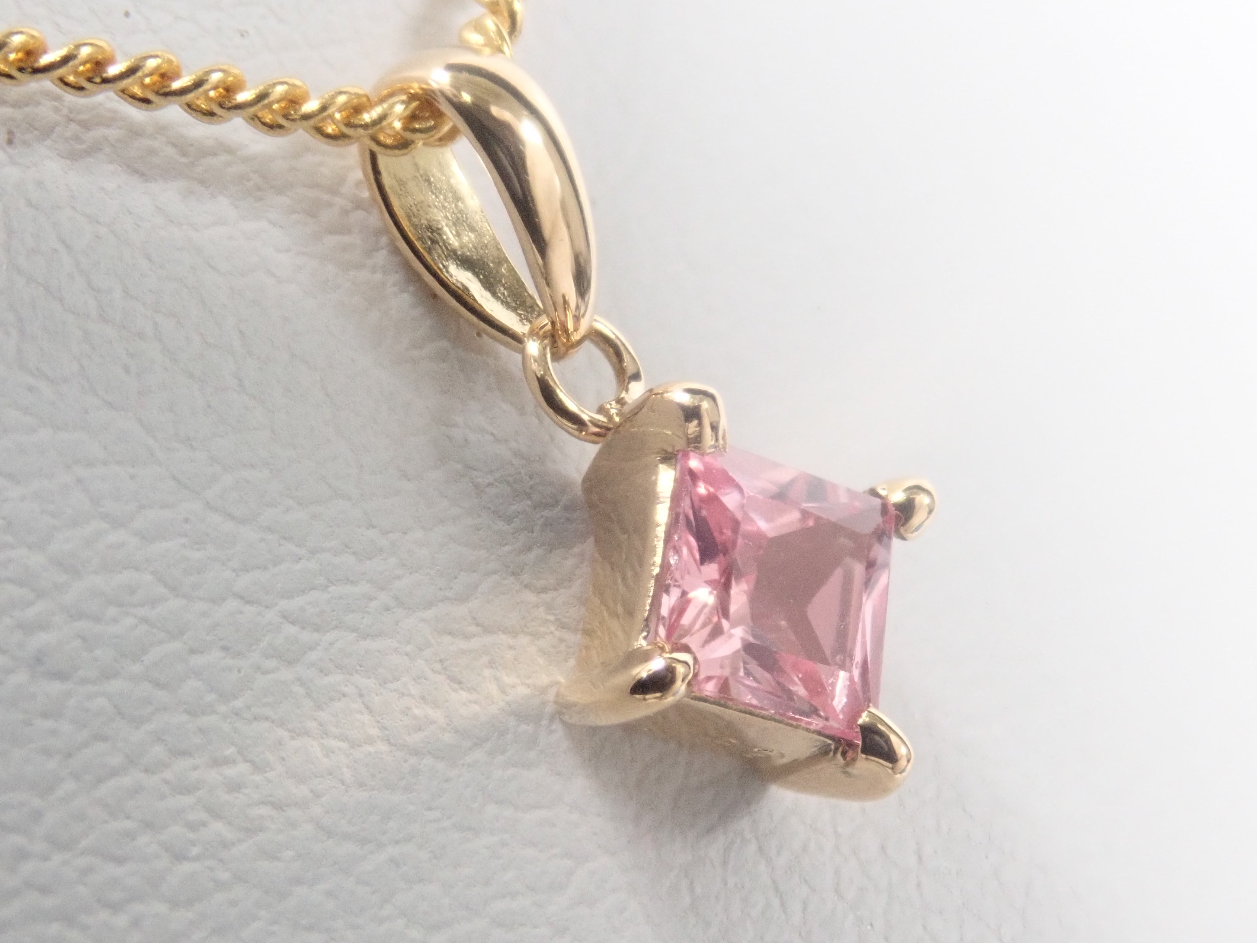 K18 ピンクサファイア 0.452ct ペンダントトップ（ネックレストップ）