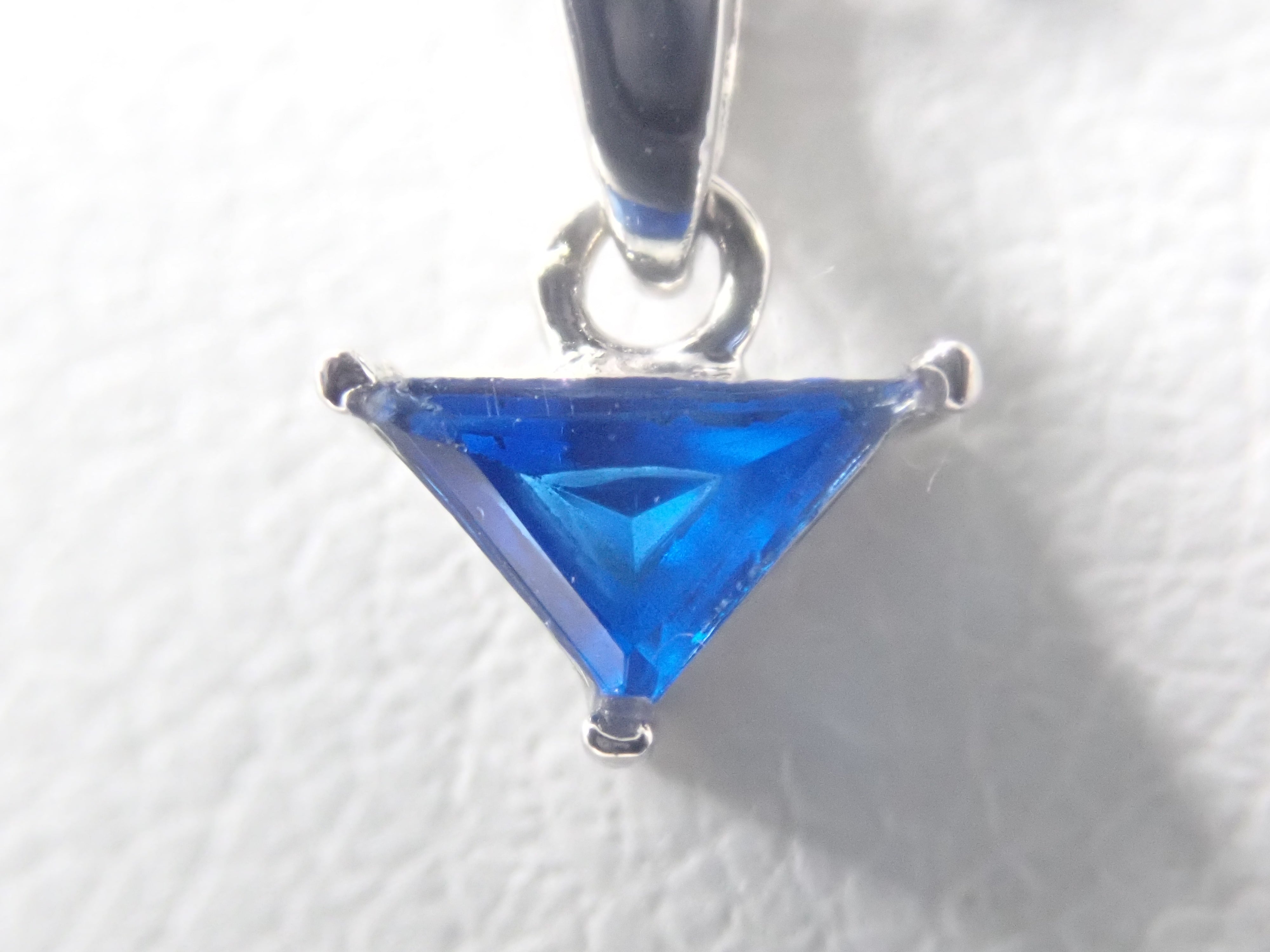 【22602576掲載】【カラフリ】Pt900 アウイナイト 0.065ct ペンダントトップ（ネックレストップ）
