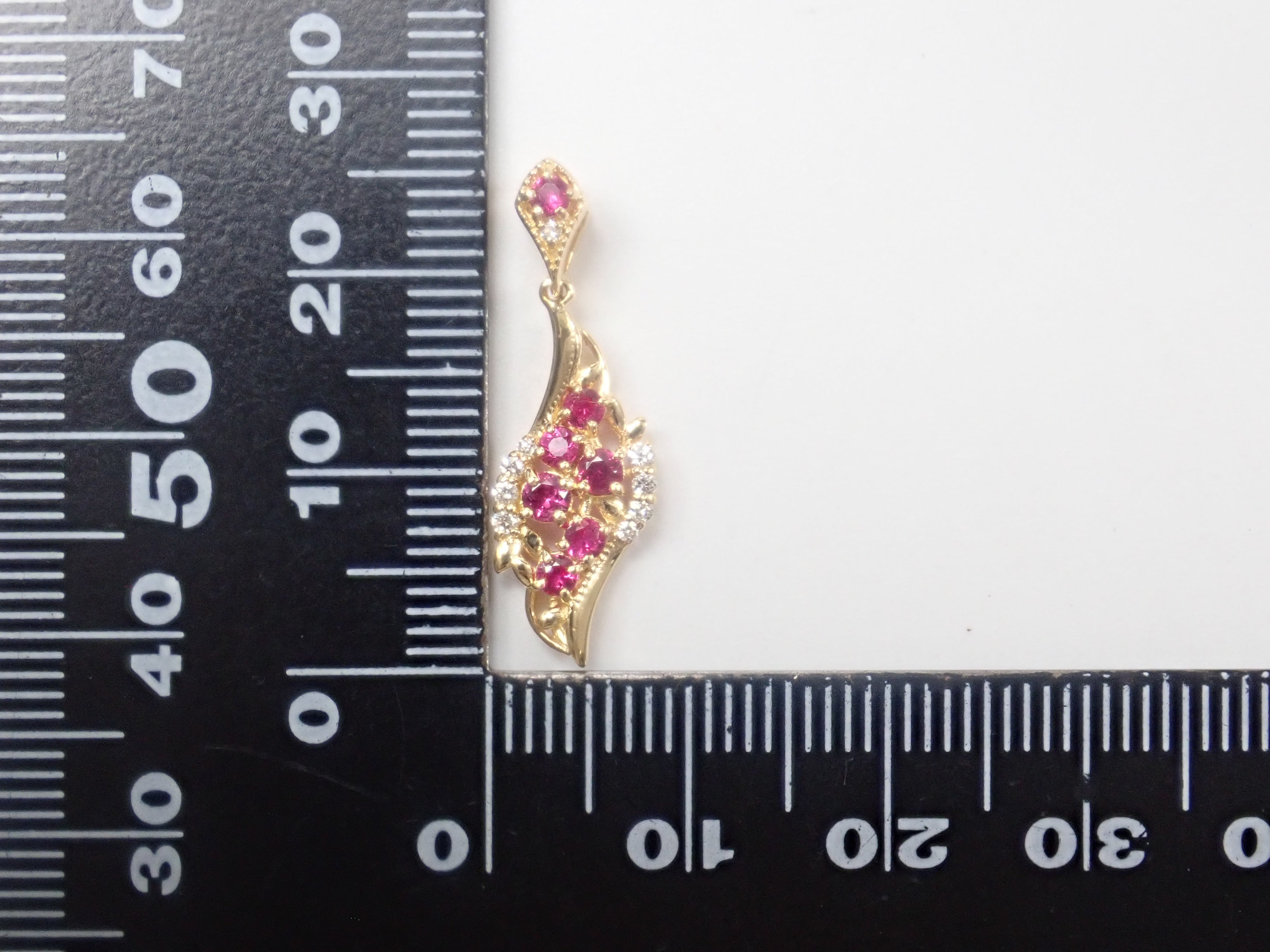 【22602578掲載】【カラフリ】K18 ルビー 0.33ct ペンダントトップ（ネックレストップ）