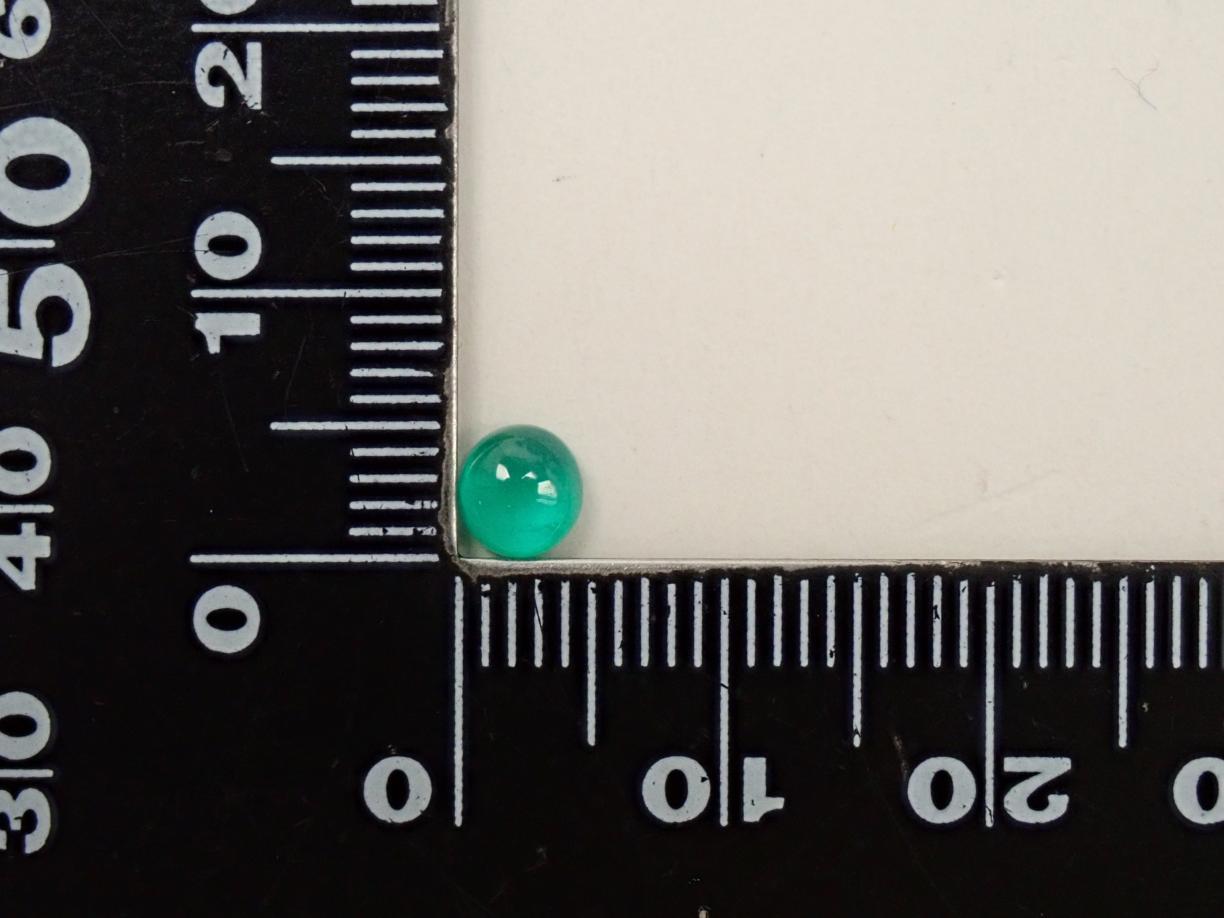コロンビア産エメラルド 4.7mm/0.468ctルース