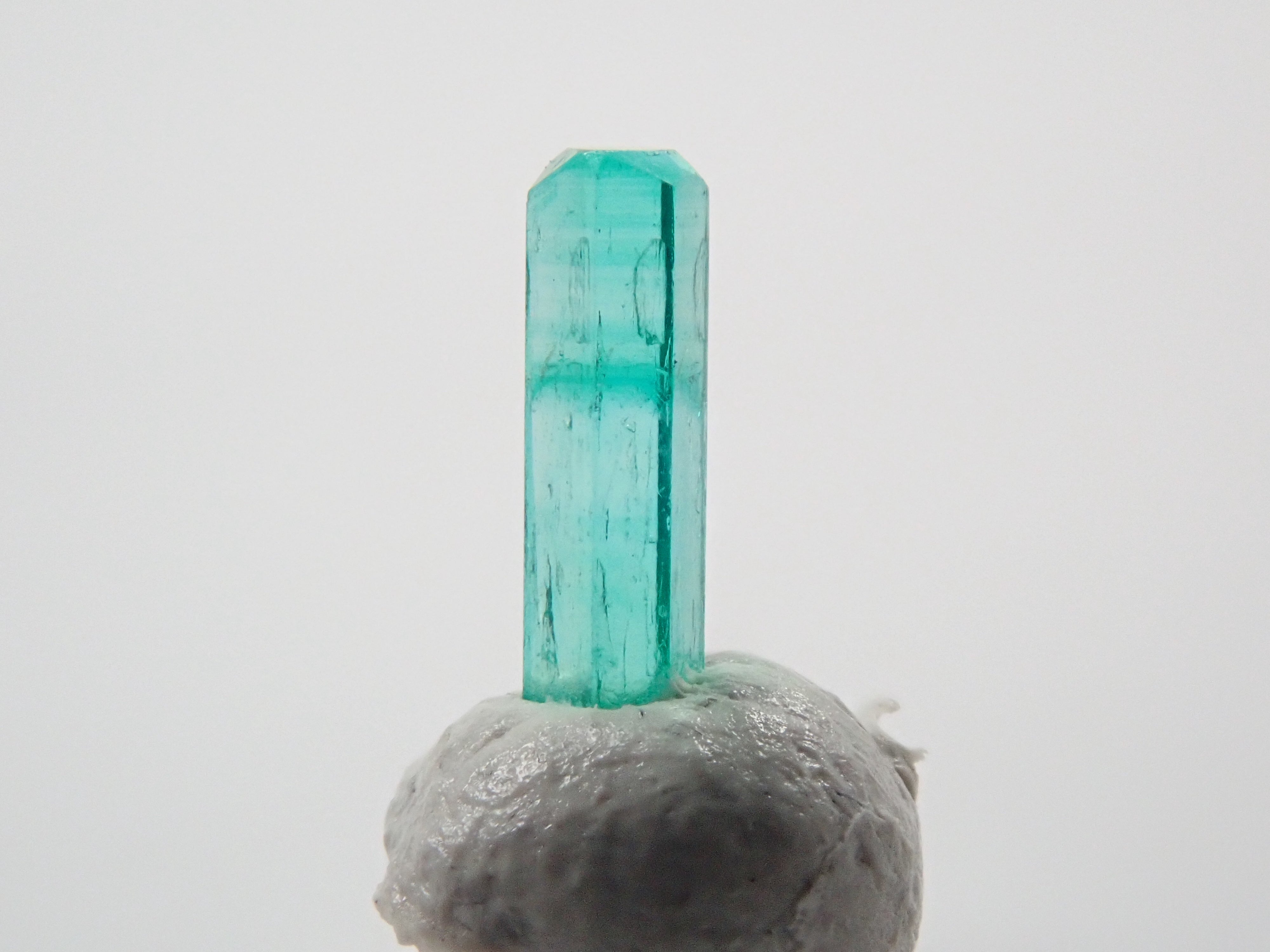 Colombian emerald 0.153ct rough stone