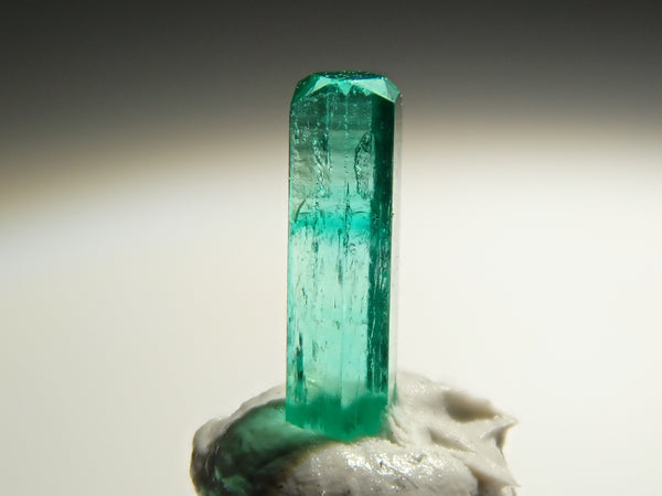 ★特別ご提供★世界四大宝石☆叡智の象徴【コロンビア産エメラルド『翠玉』原石】❤️ コロンビア産エメラルド 0.153ct原石