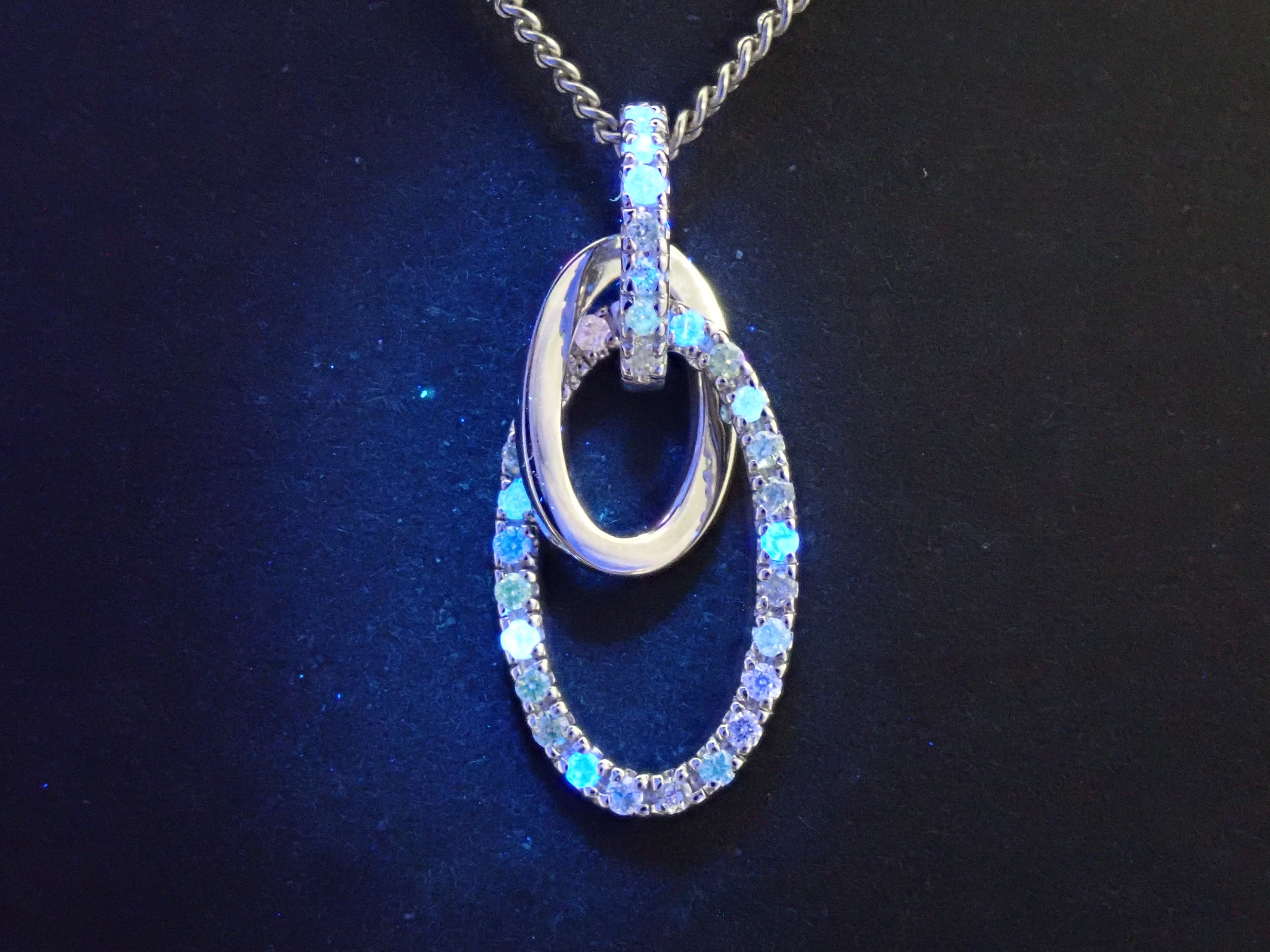 【22602594掲載】【カラフリ】K18WG ダイヤモンド 0.21ct ペンダント（ネックレス）