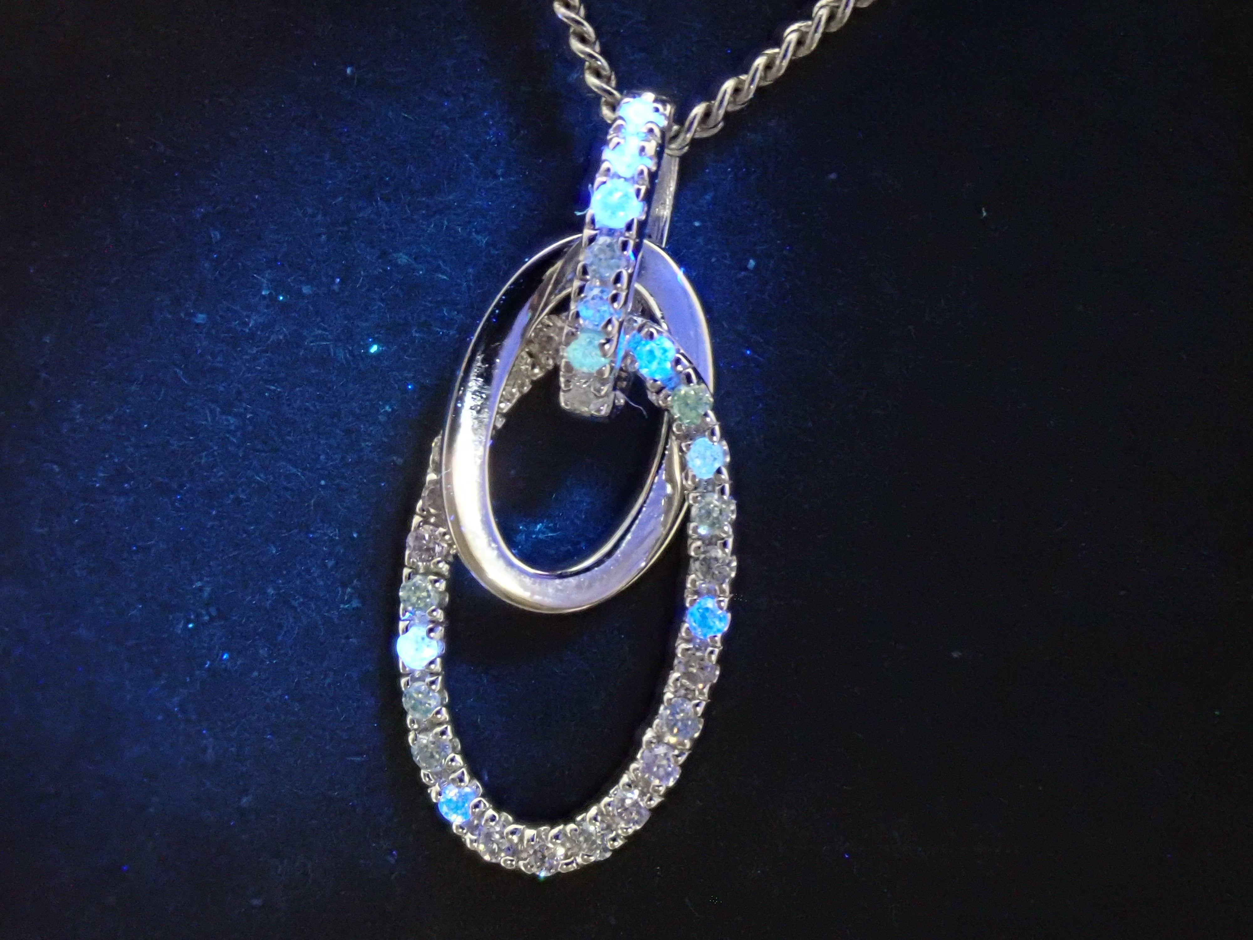 【22602594掲載】【カラフリ】K18WG ダイヤモンド 0.21ct ペンダント（ネックレス）