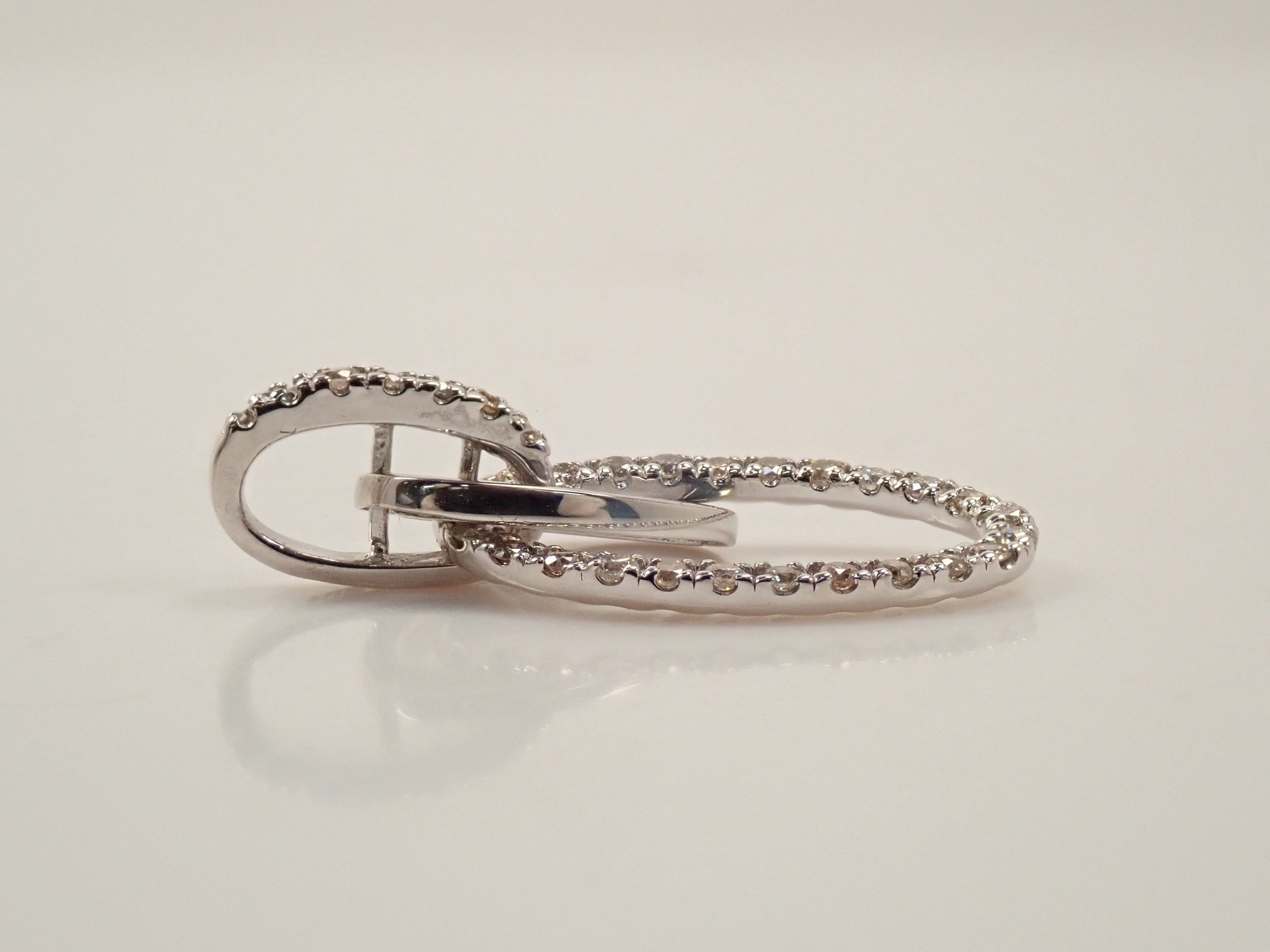 【22602594掲載】【カラフリ】K18WG ダイヤモンド 0.21ct ペンダント（ネックレス）