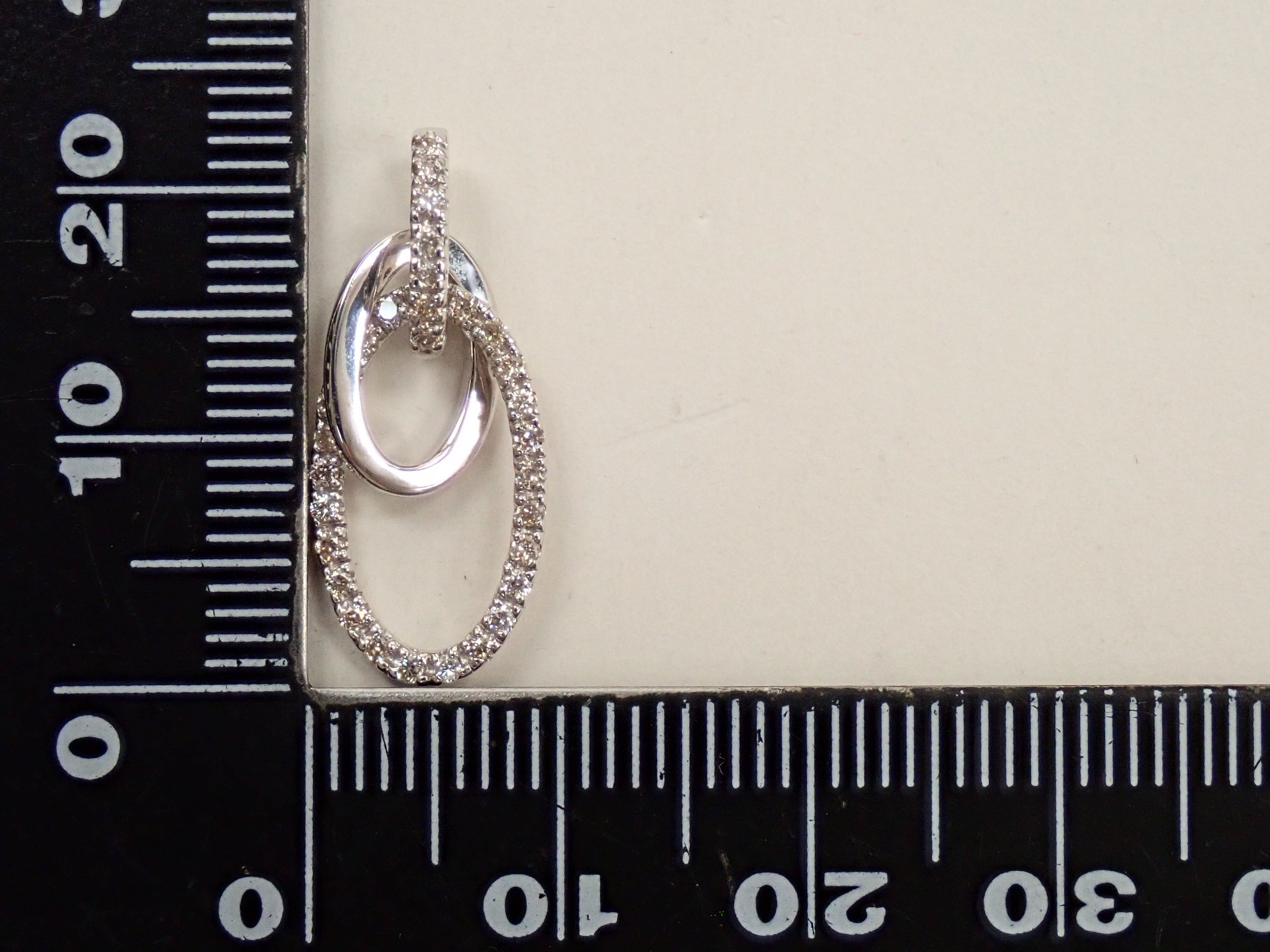 【22602594掲載】【カラフリ】K18WG ダイヤモンド 0.21ct ペンダント（ネックレス）