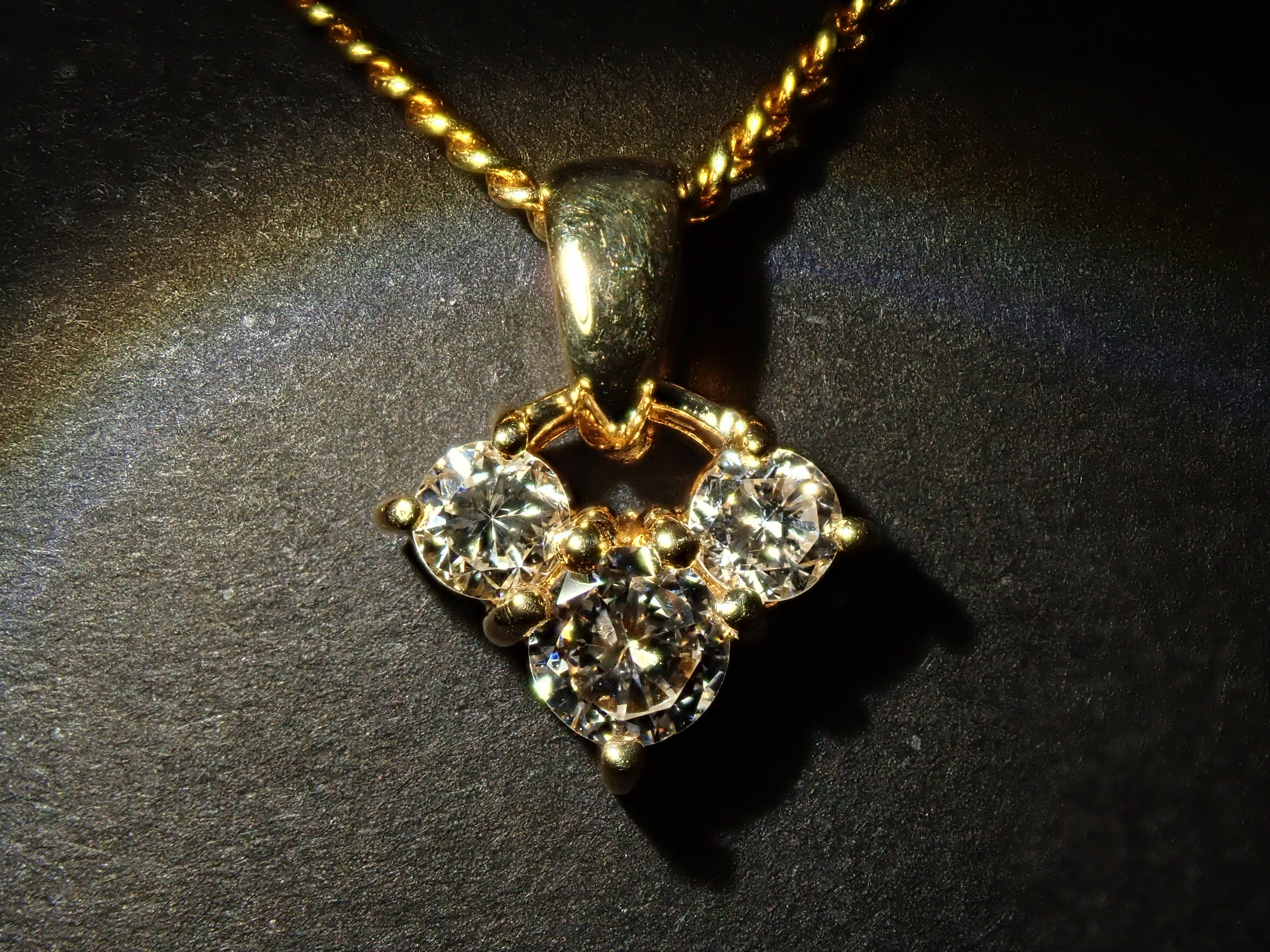 【22602595掲載】【カラフリ】K18 ダイヤモンド 0.3ct ペンダント（ネックレス）