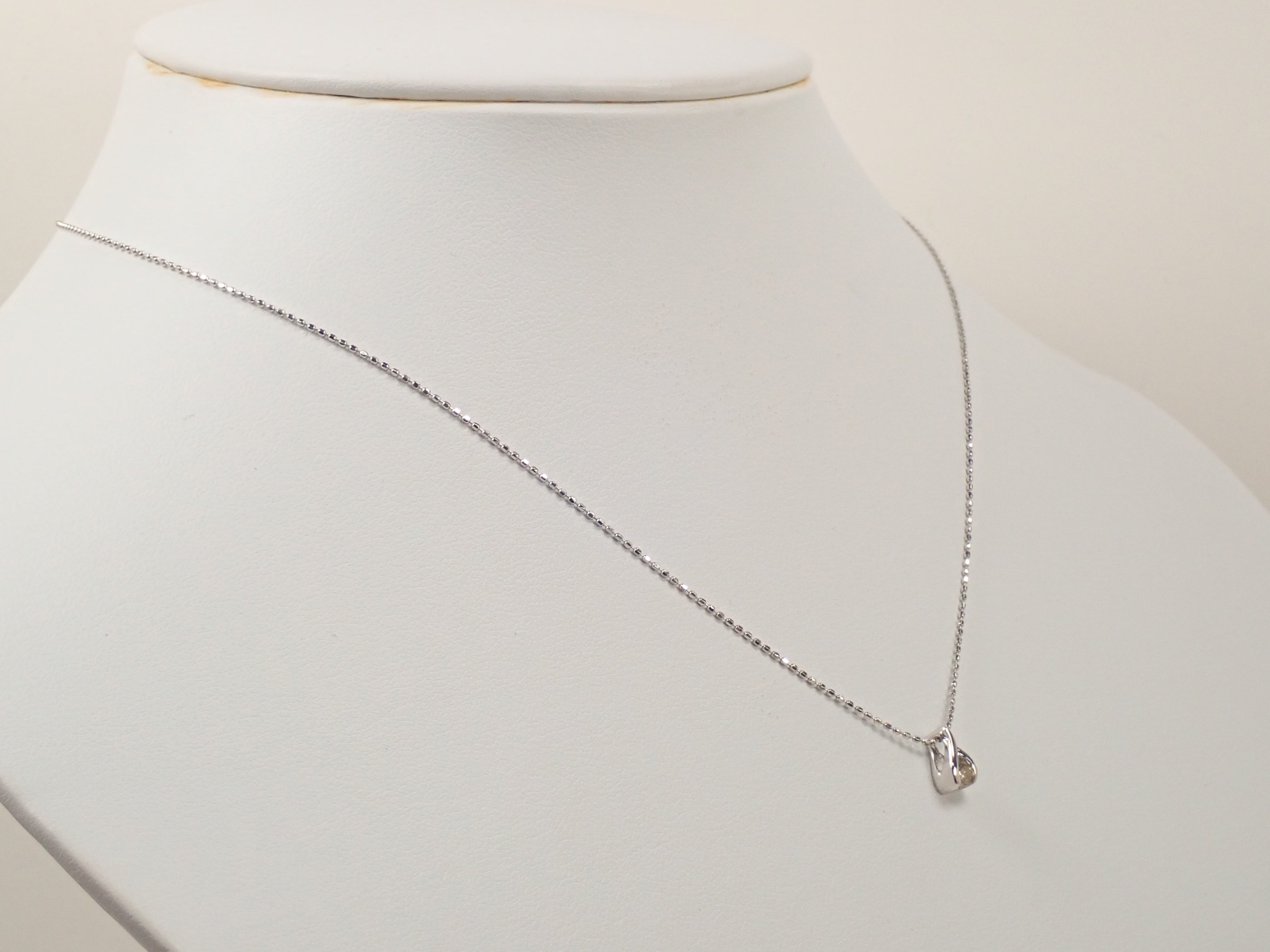 【5/23 22時販売】【カラフリ】K18WG ダイヤモンド 0.126ct ペンダント（ネックレス）