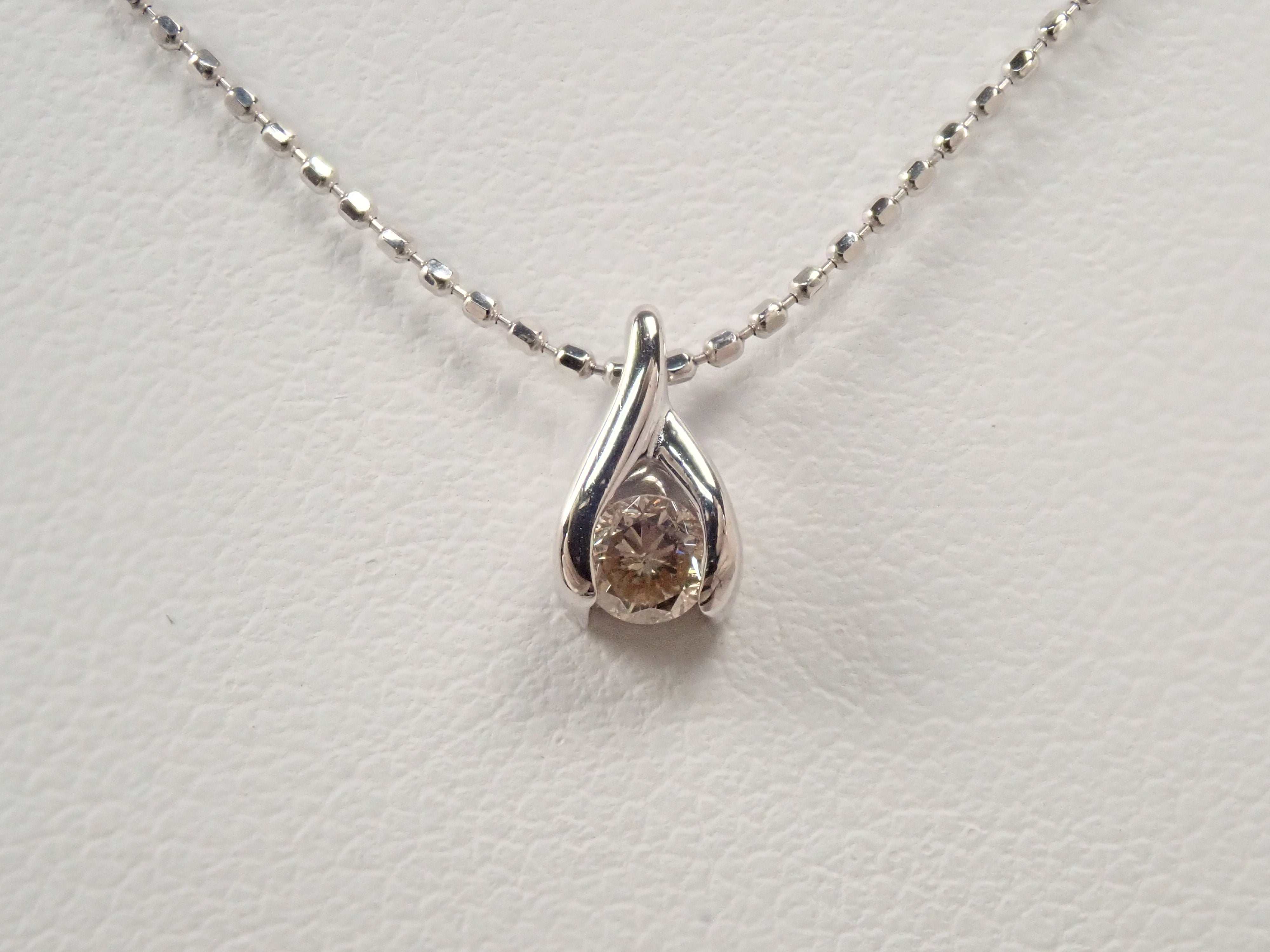 【5/23 22時販売】【カラフリ】K18WG ダイヤモンド 0.126ct ペンダント（ネックレス）