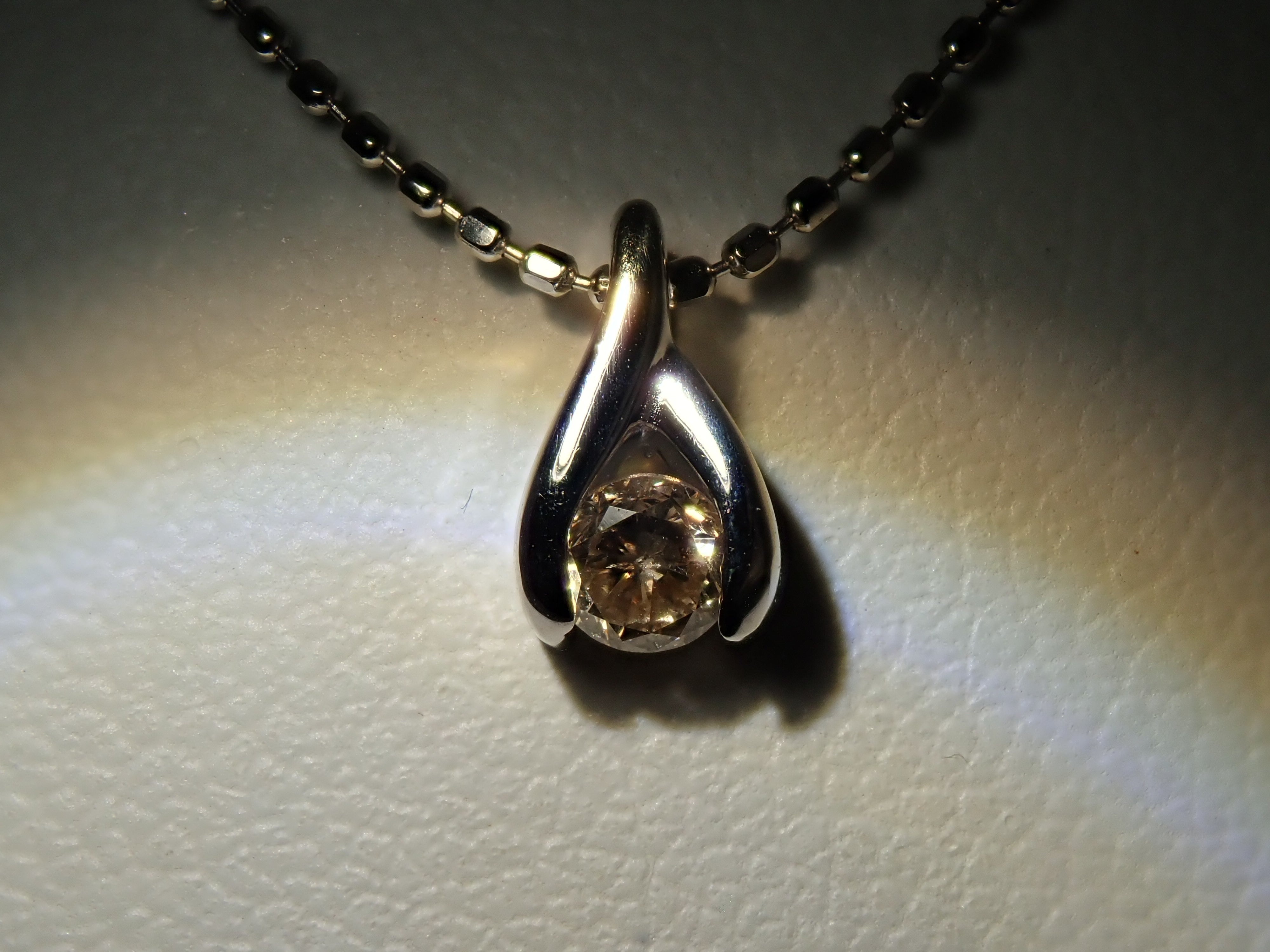 【5/23 22時販売】【カラフリ】K18WG ダイヤモンド 0.126ct ペンダント（ネックレス）