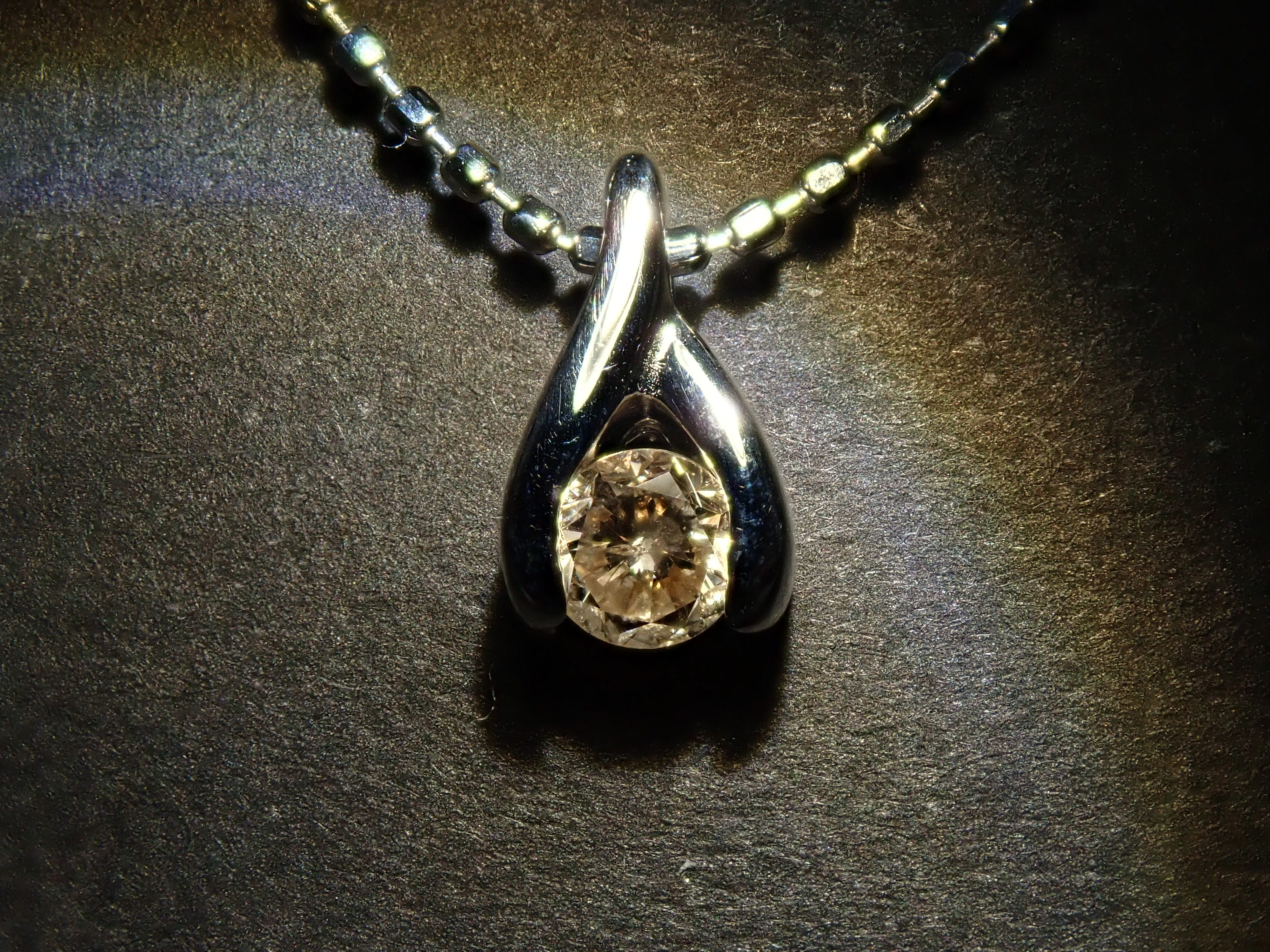 【5/23 22時販売】【カラフリ】K18WG ダイヤモンド 0.126ct ペンダント（ネックレス）