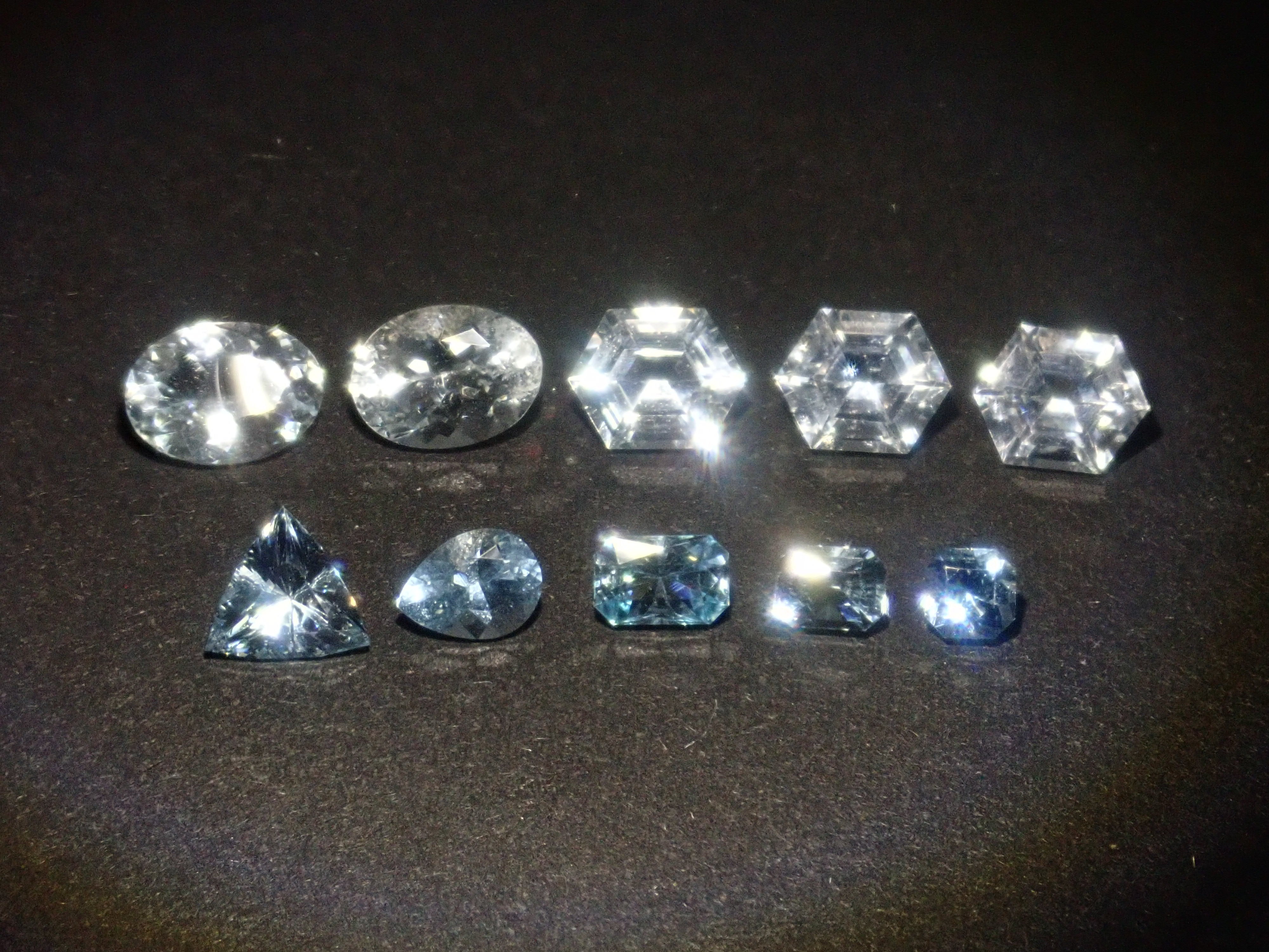 [Sales start May 15, 10 PM] Limited to 11 Stones: Aquamarine Gacha with Certified Santa Maria Aquamarine (Multiple Purchase Discount Available)
