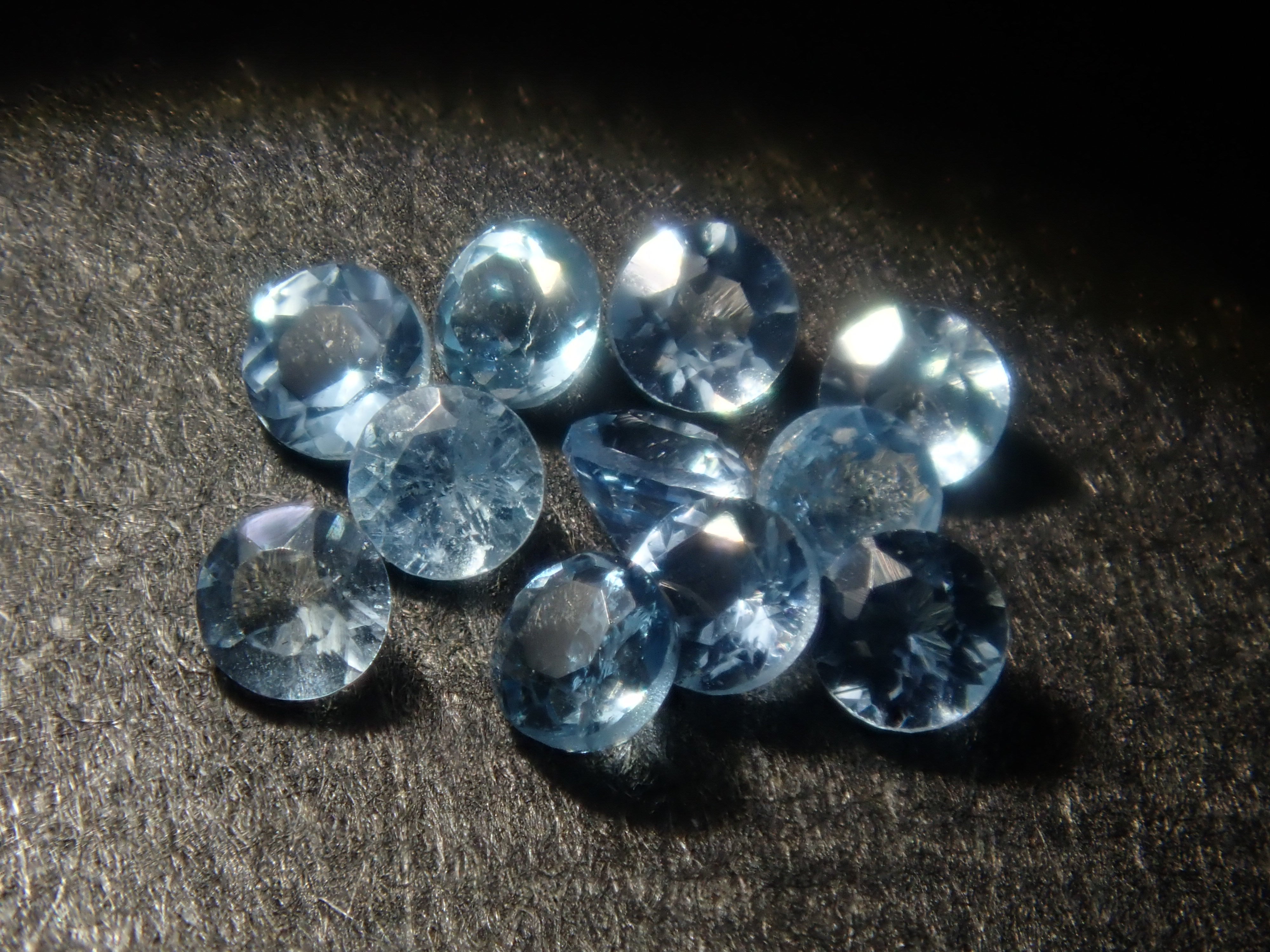 [Sales start May 15, 10 PM] Limited to 11 Stones: Aquamarine Gacha with Certified Santa Maria Aquamarine (Multiple Purchase Discount Available)