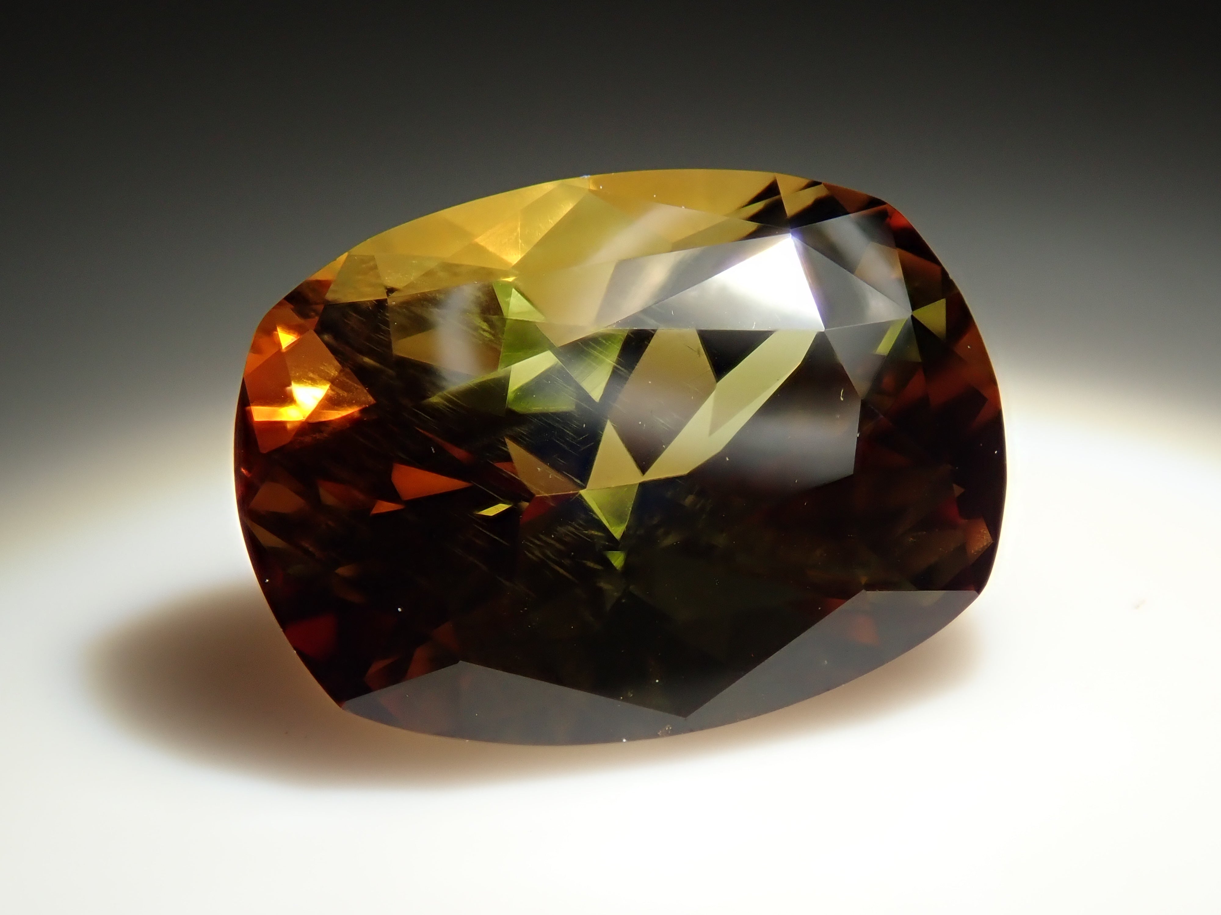 マダガスカル産アンダリュサイト 2.187ctルース