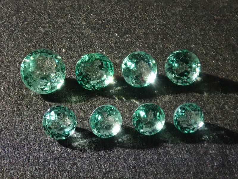 [On sale from 10pm on 5/12] {Limited to 8 stones} 1 loose mint-colored emerald (round cut) from Colombia {Discounts available for multiple purchases}