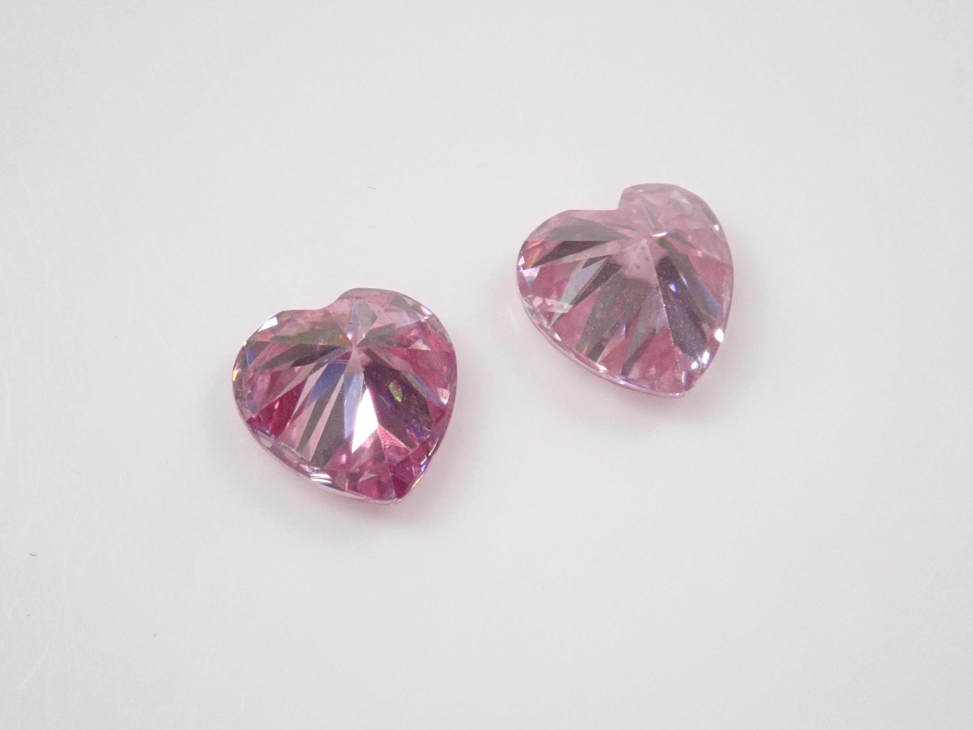 Limited to 2 stones Synthetic Moissanite 1 loose stone (pink moissanite, heart shape, 6mm) Multiple purchase discount available