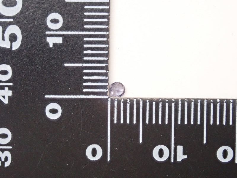 マダガスカル産ベキリーブルーガーネット（カラーチェンジガーネット） 2.3mm/0.067ctルース
