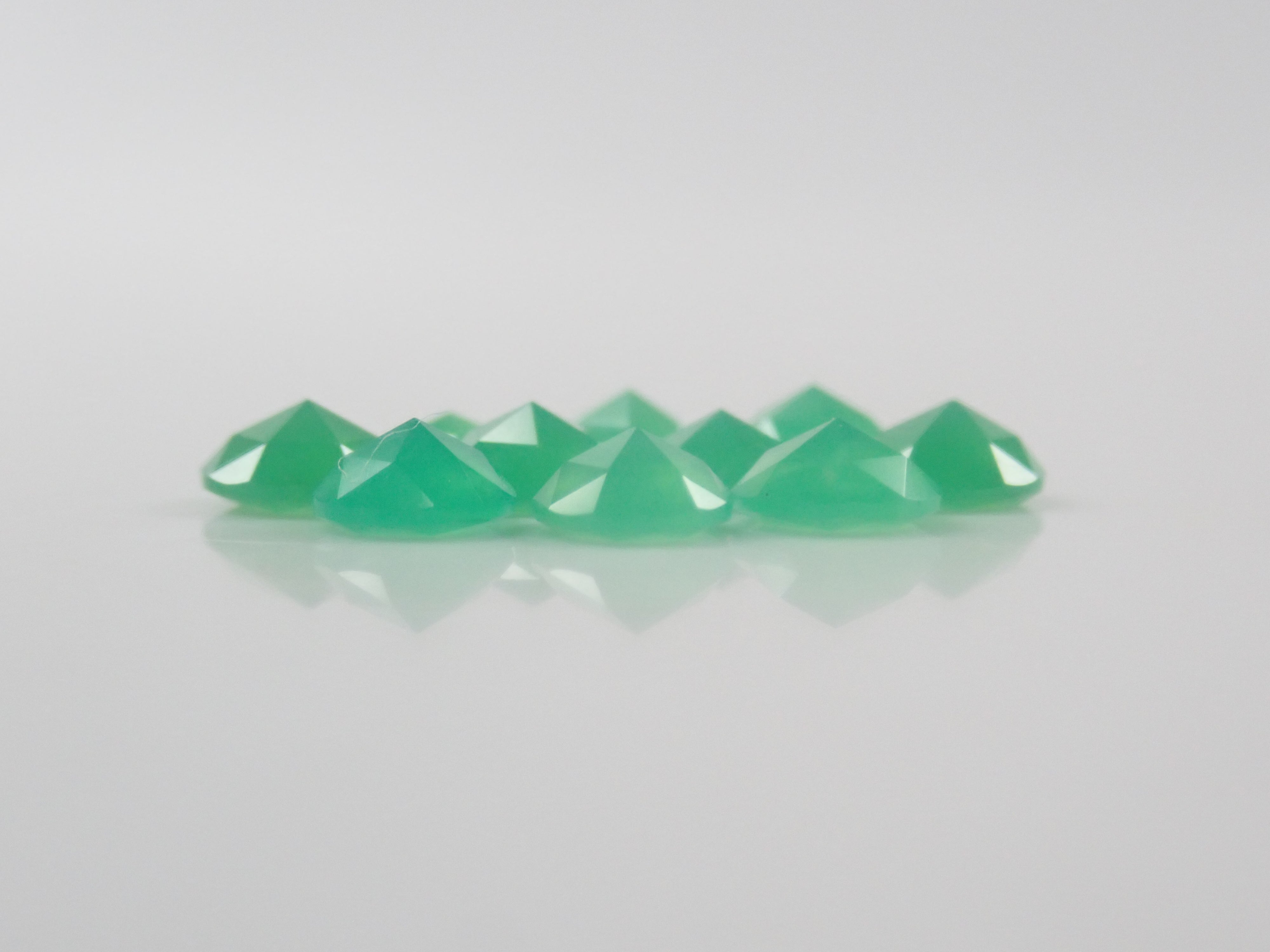 [On Sale June 6th at 10 PM JST] "Limited 13 Stones" Fluorite Gacha including flawed Koshu cut gemstones "Bulk Purchase Discount Available"