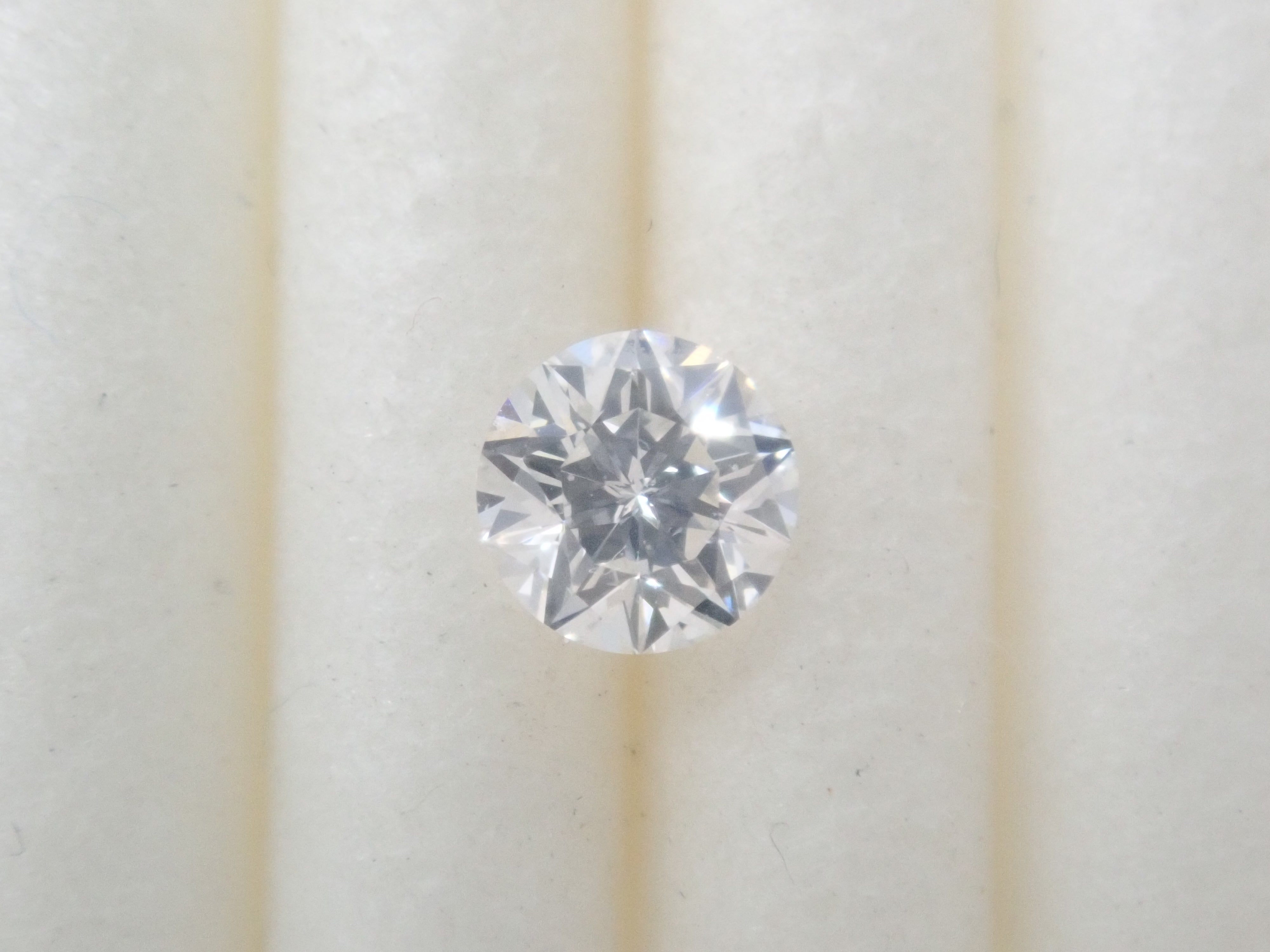 【5/14 22時販売】【カラフリ】星が浮かび上がる「WISH UPON A STAR®」3.5mm/0.166ct/F/VS1 ダイヤモンド　鑑定書