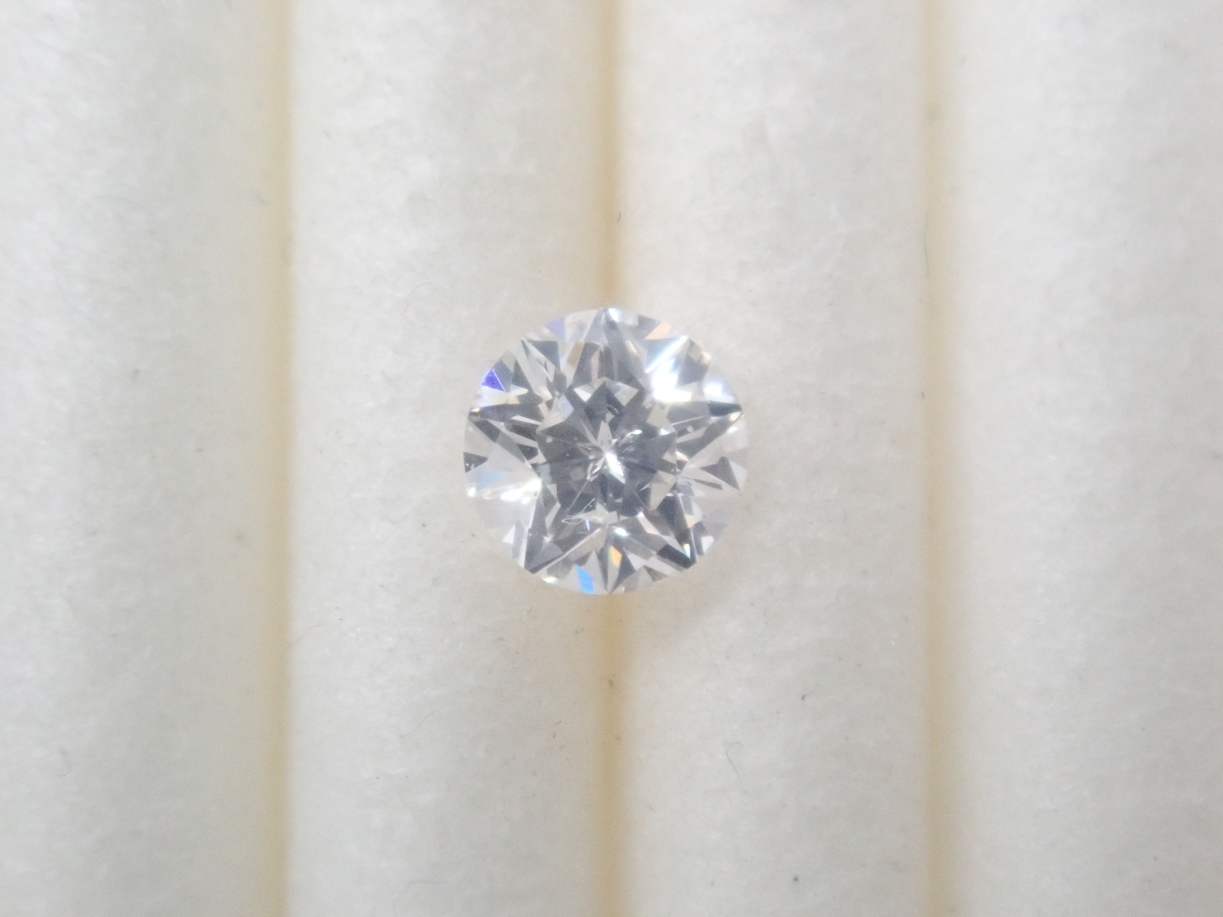 【5/14 22時販売】【カラフリ】星が浮かび上がる「WISH UPON A STAR®」3.5mm/0.166ct/F/VS1 ダイヤモンド　鑑定書
