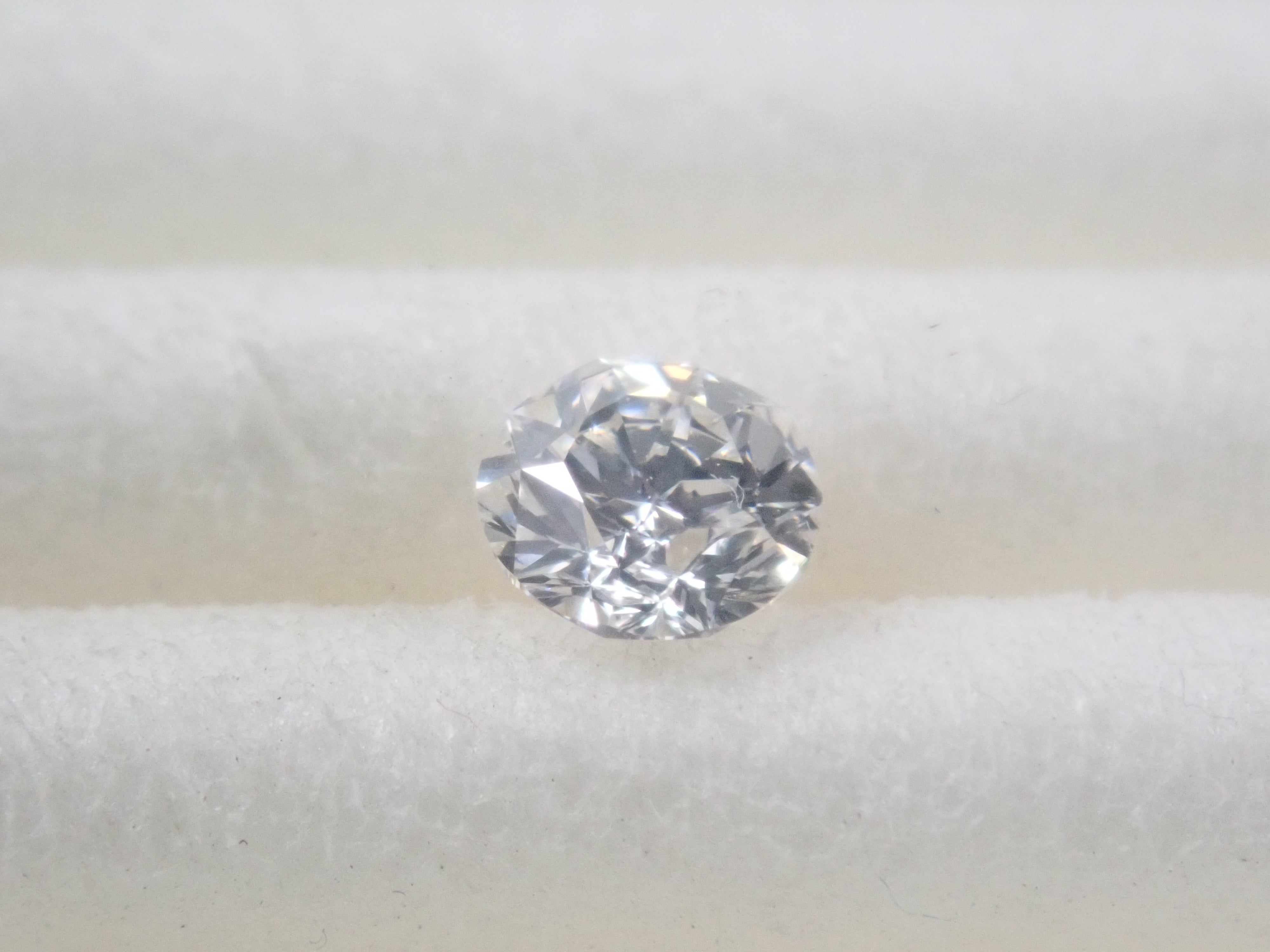 【5/14 22時販売】【カラフリ】星が浮かび上がる「WISH UPON A STAR®」3.5mm/0.166ct/F/VS1 ダイヤモンド　鑑定書