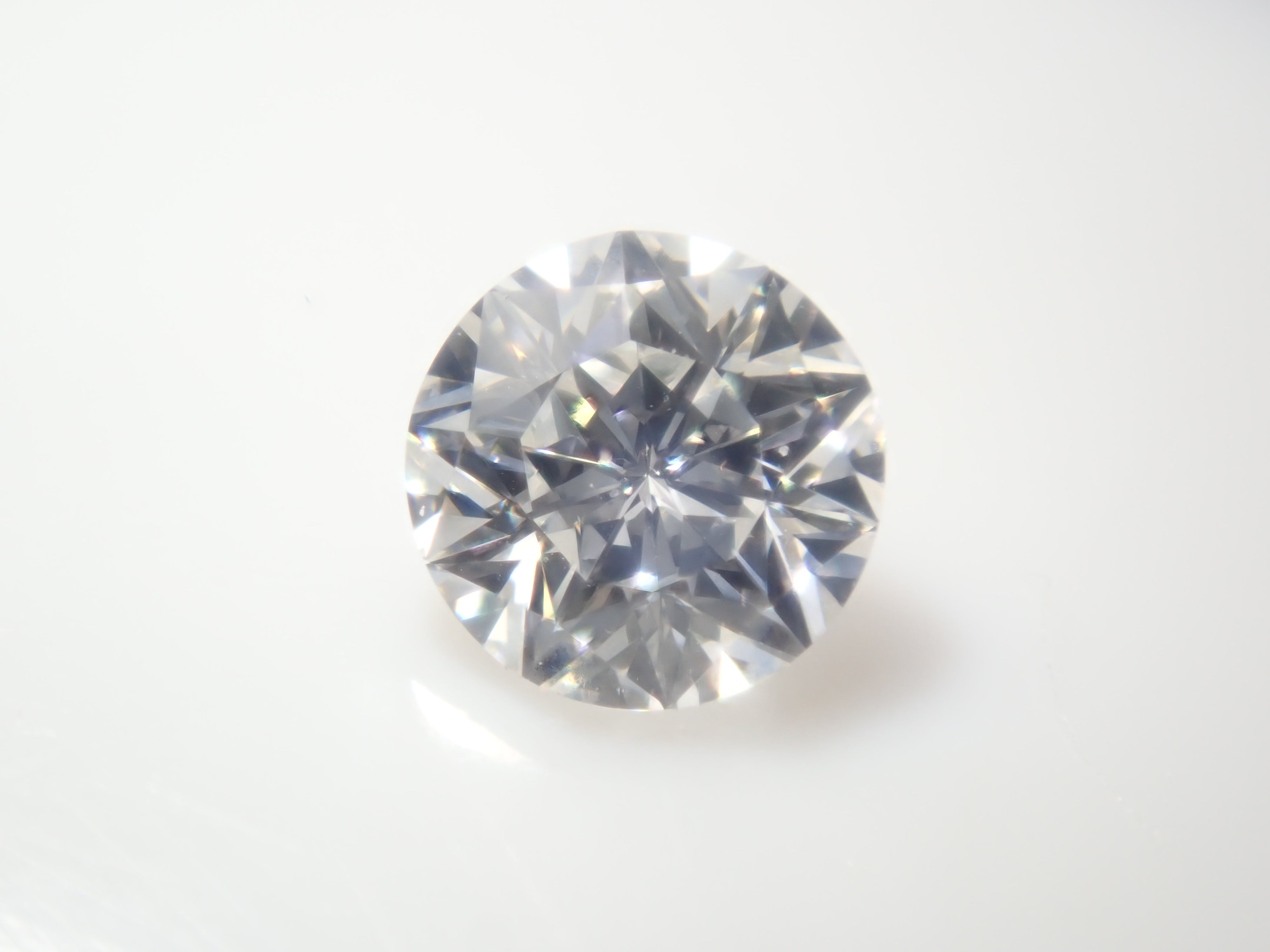【5/14 22時販売】【カラフリ】星が浮かび上がる「WISH UPON A STAR®」3.5mm/0.166ct/F/VS1 ダイヤモンド　鑑定書