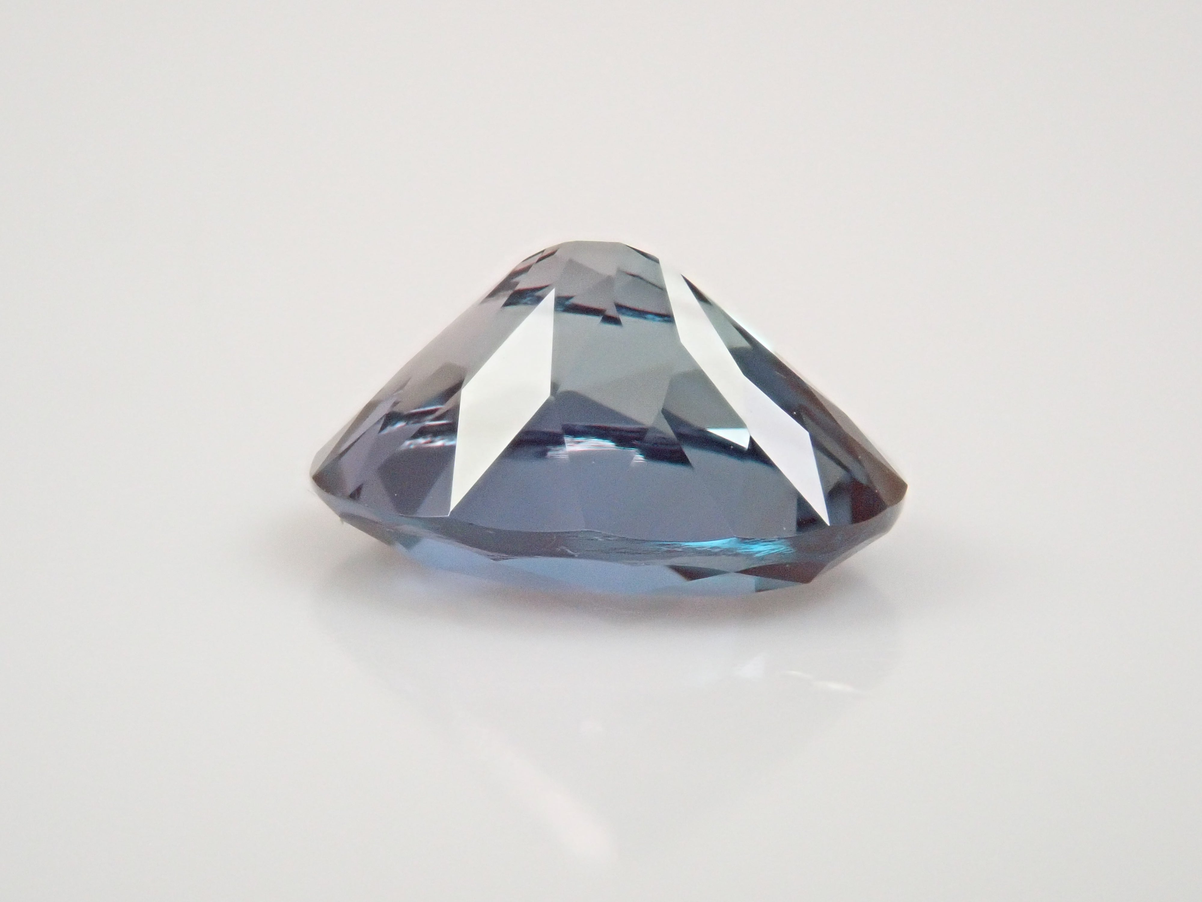 合成アレキサンドライト 1.355ctルース