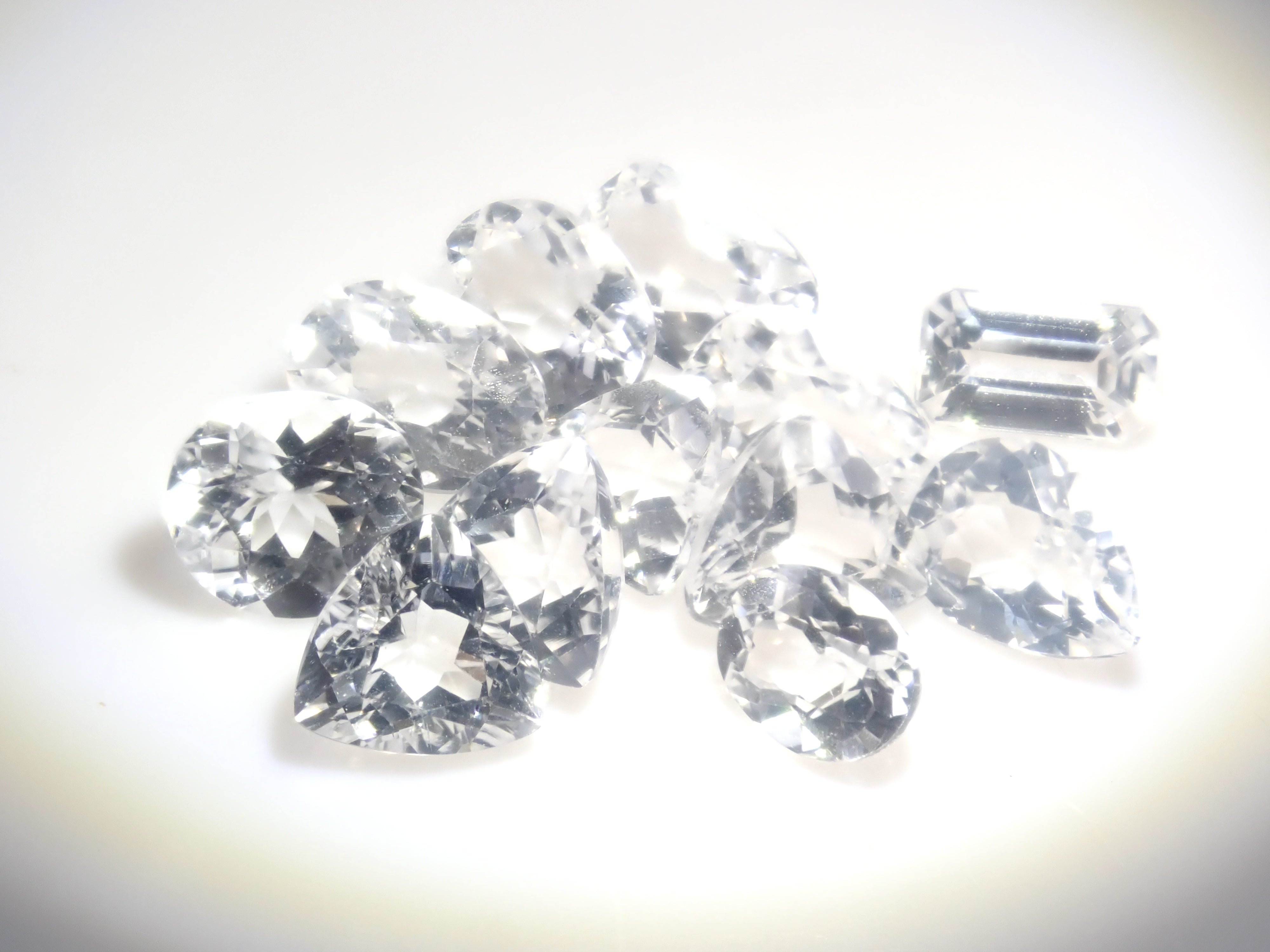 【5/23 22時販売】《限定12石》ロシア産フェナカイト1石ルース（平均0.35ct）《複数購入割引有》
