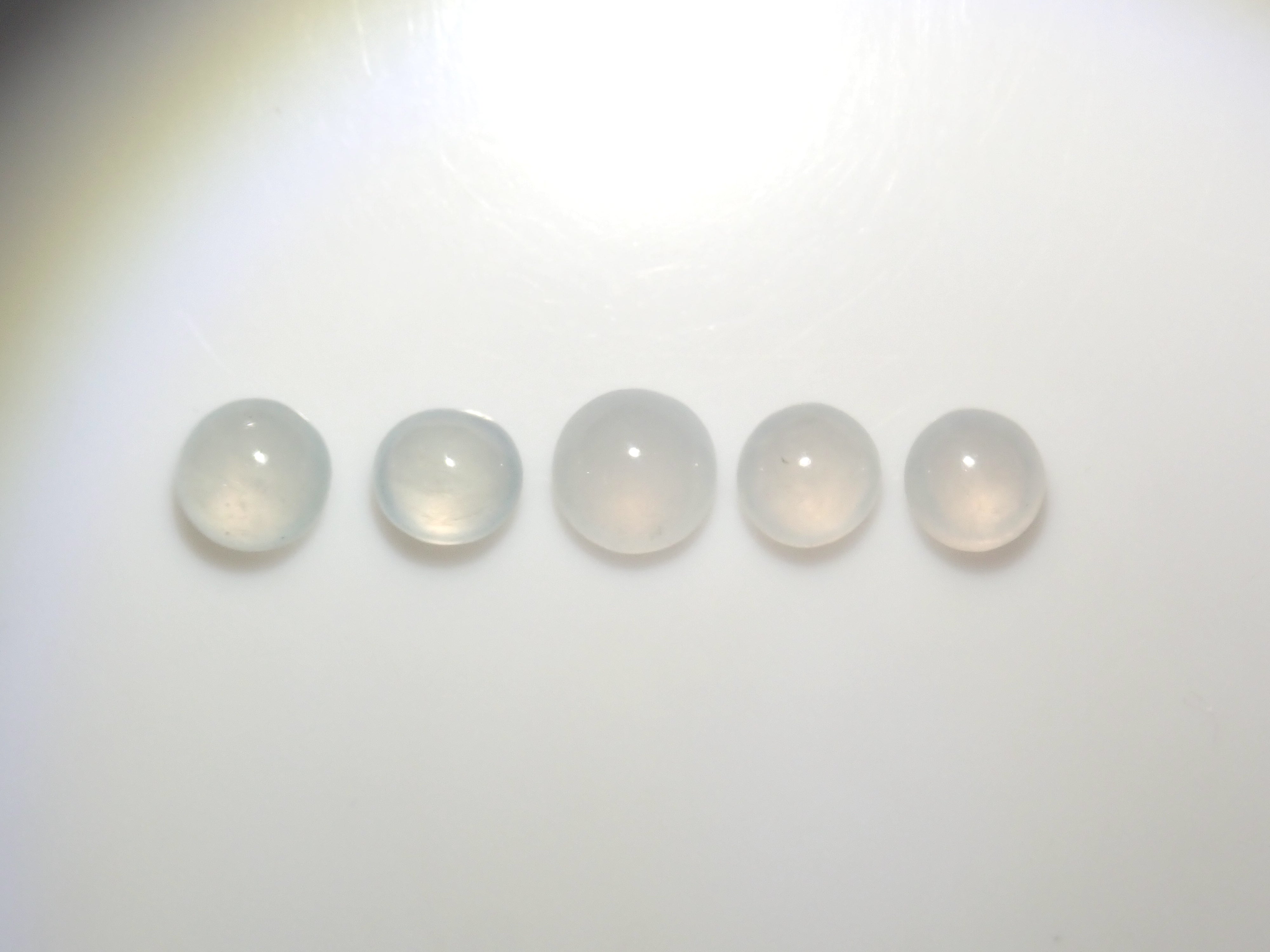 【5/23 22時販売】《限定5石》ミャンマー産氷翡翠（アイスジェダイト,約3.3-3.8mm）《複数購入割引有》