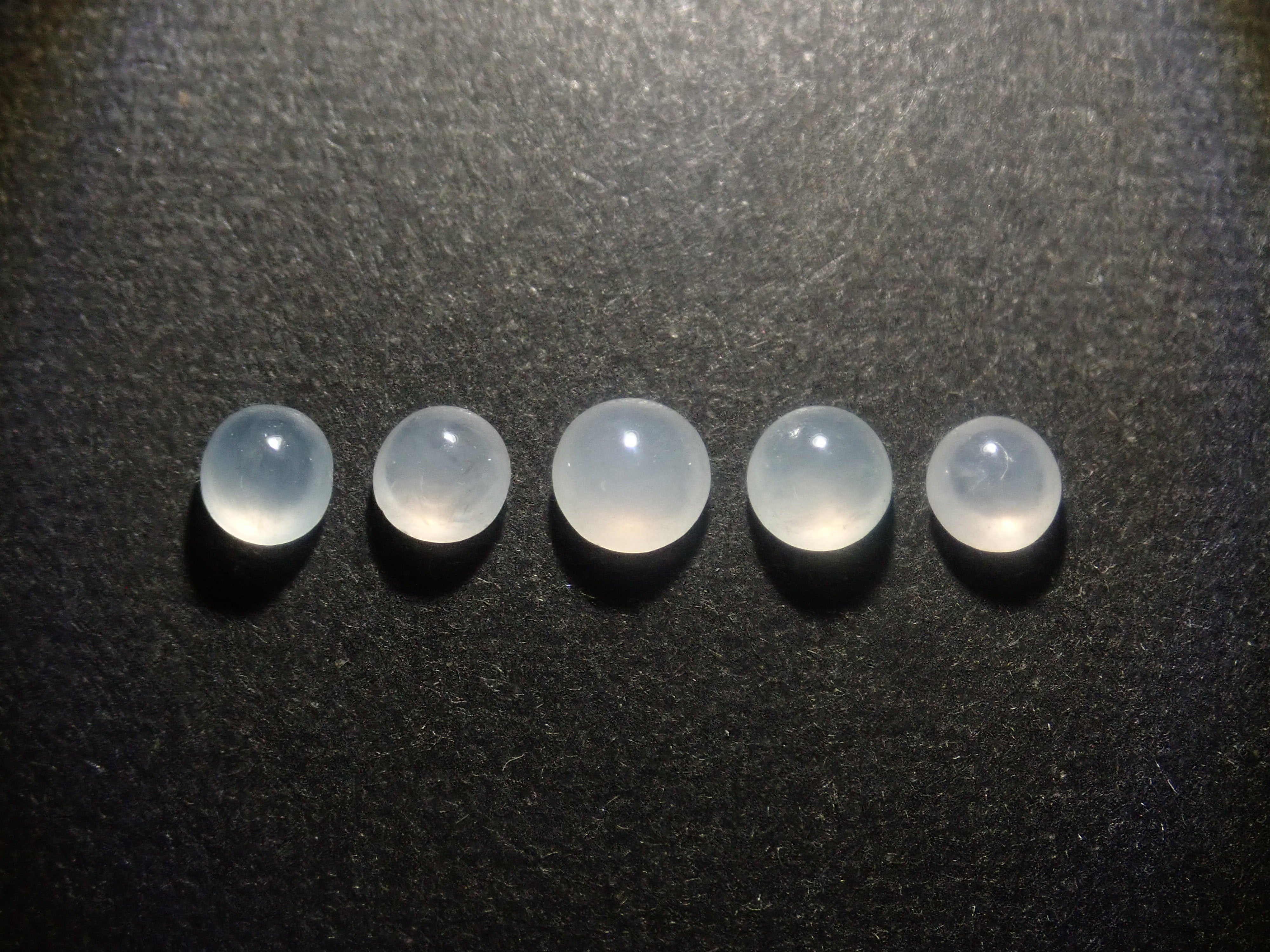 【5/23 22時販売】《限定5石》ミャンマー産氷翡翠（アイスジェダイト,約3.3-3.8mm）《複数購入割引有》