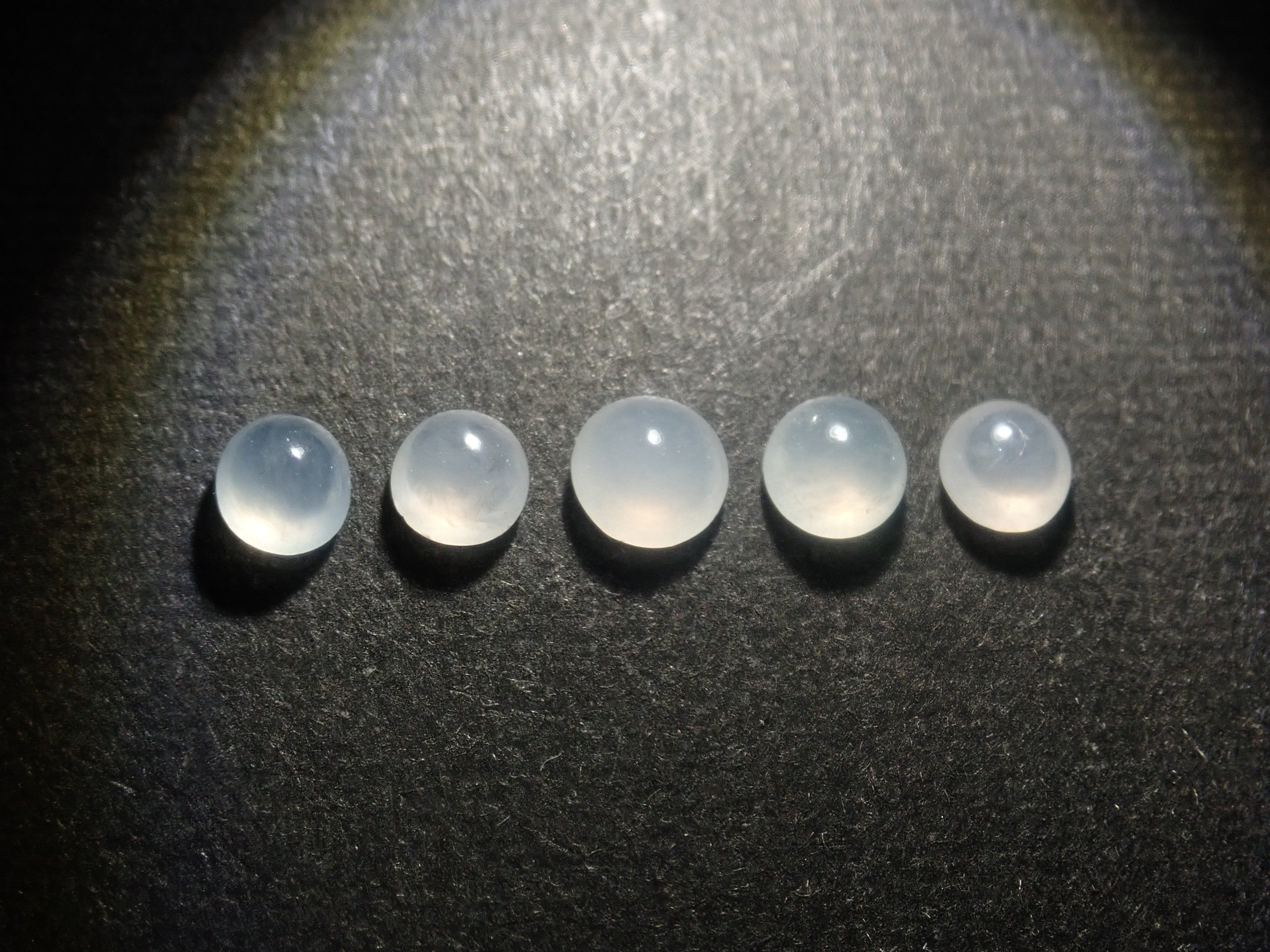 【5/23 22時販売】《限定5石》ミャンマー産氷翡翠（アイスジェダイト,約3.3-3.8mm）《複数購入割引有》