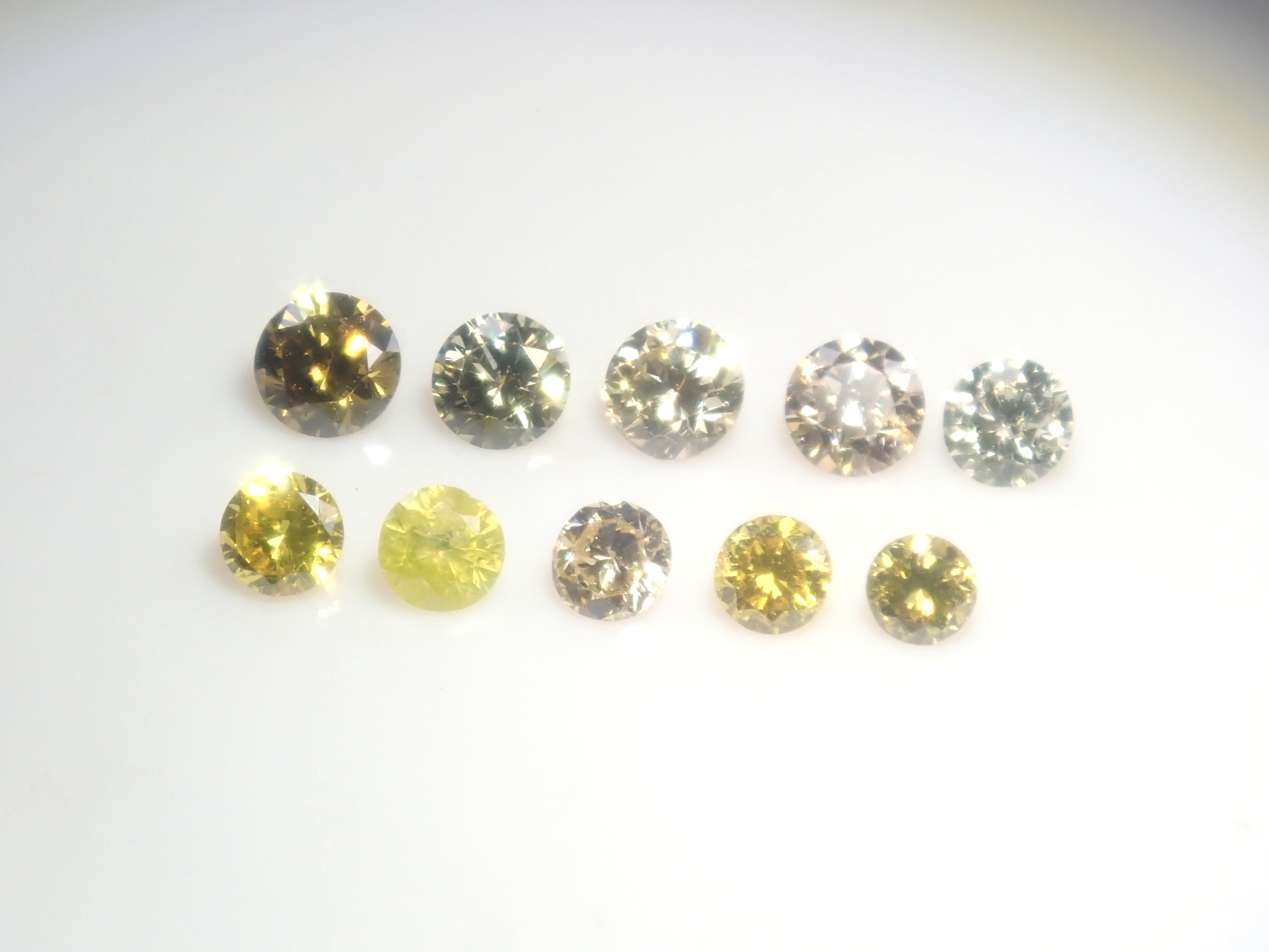 【5/29 22時販売】《限定13石》通常39,800円VVS-2/4.3mm/ソーティング付きが当たる💎イエローダイヤモンドガチャ《複数購入割引有》