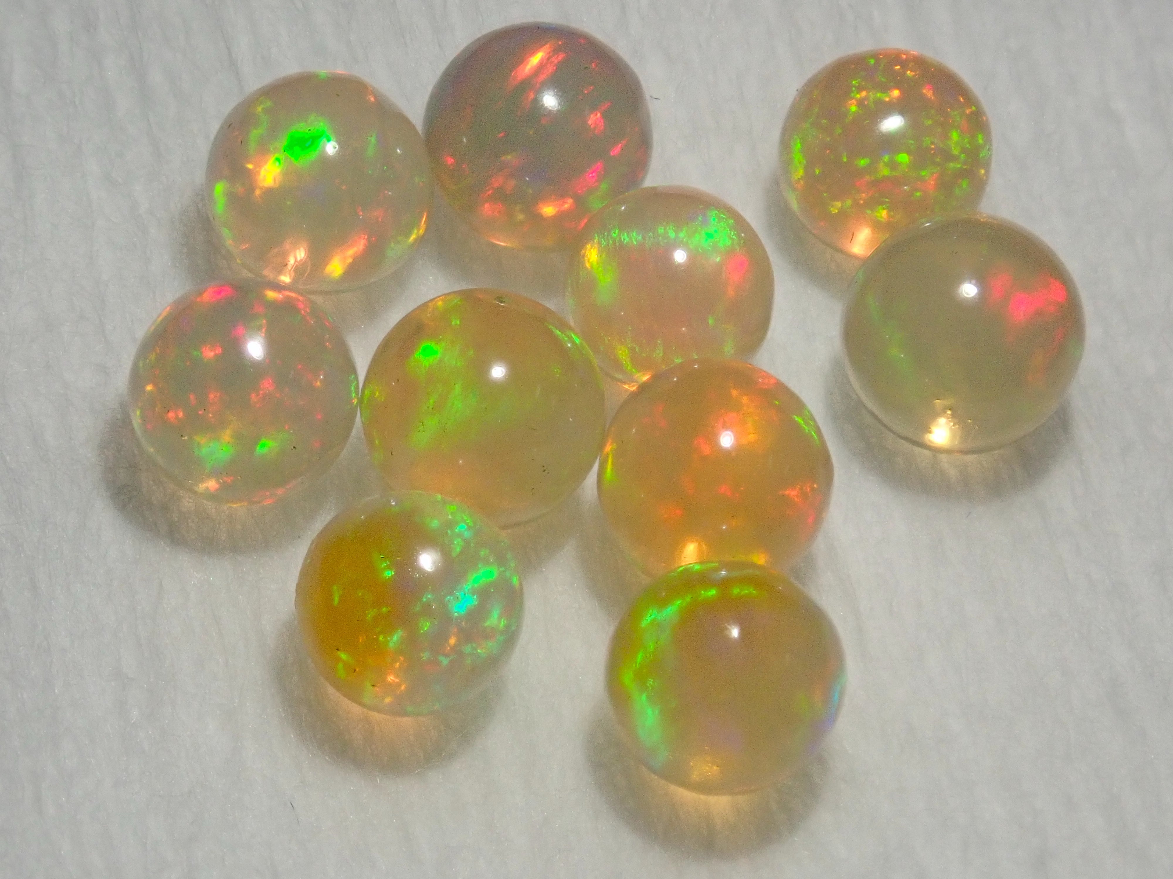 Limited to 23 stones: 1 Ethiopian opal loose stone (sphere, 4.5-5.0mm) Multiple purchase discounts available