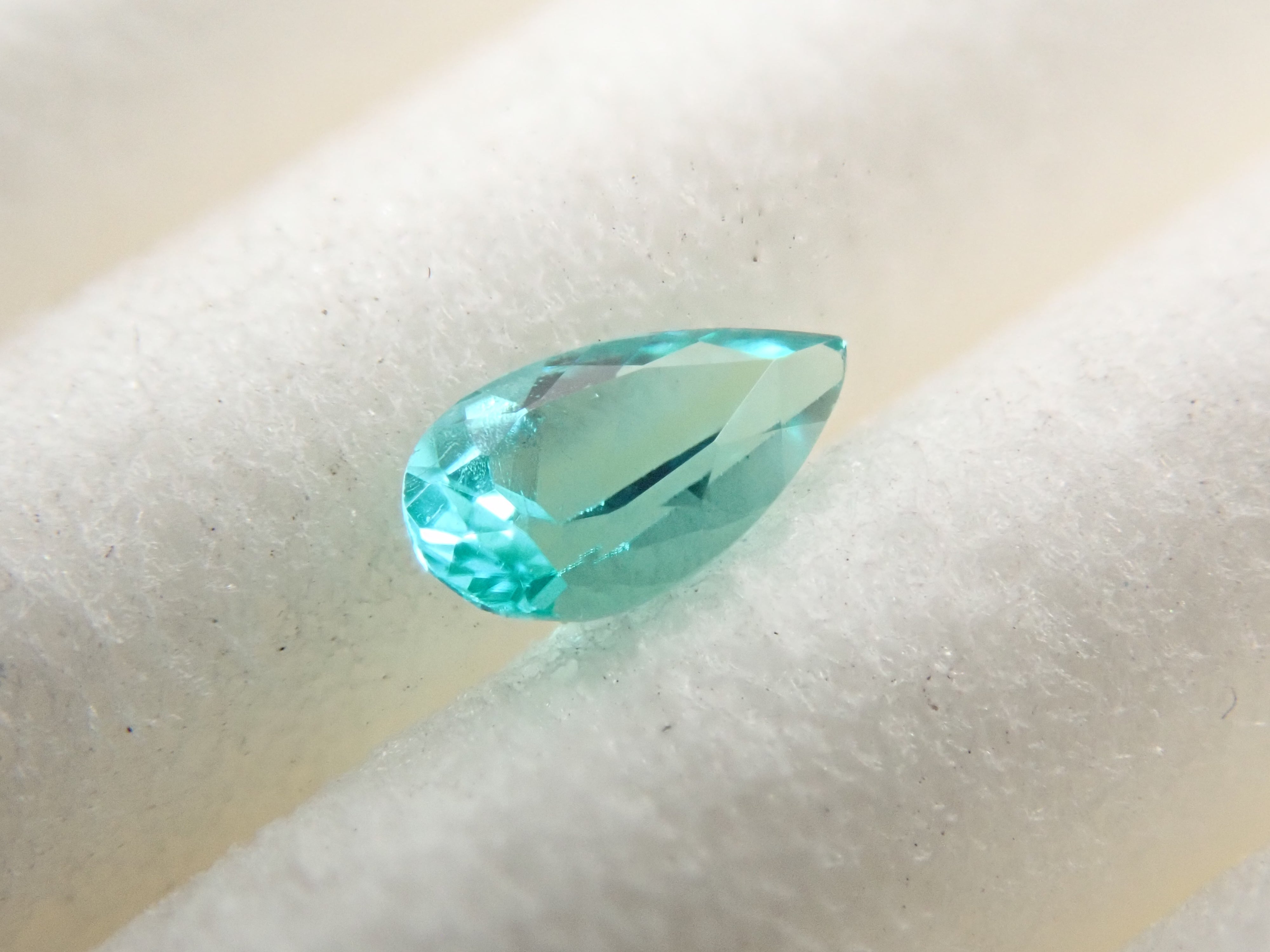 天然　パライバトルマリン オーバルカット 0.063ct　鑑別書　付き　ルース 407)鑑付 ブラジル産 パライバトルマリン ルース 0.264ct | 宝石屋N\u0026K