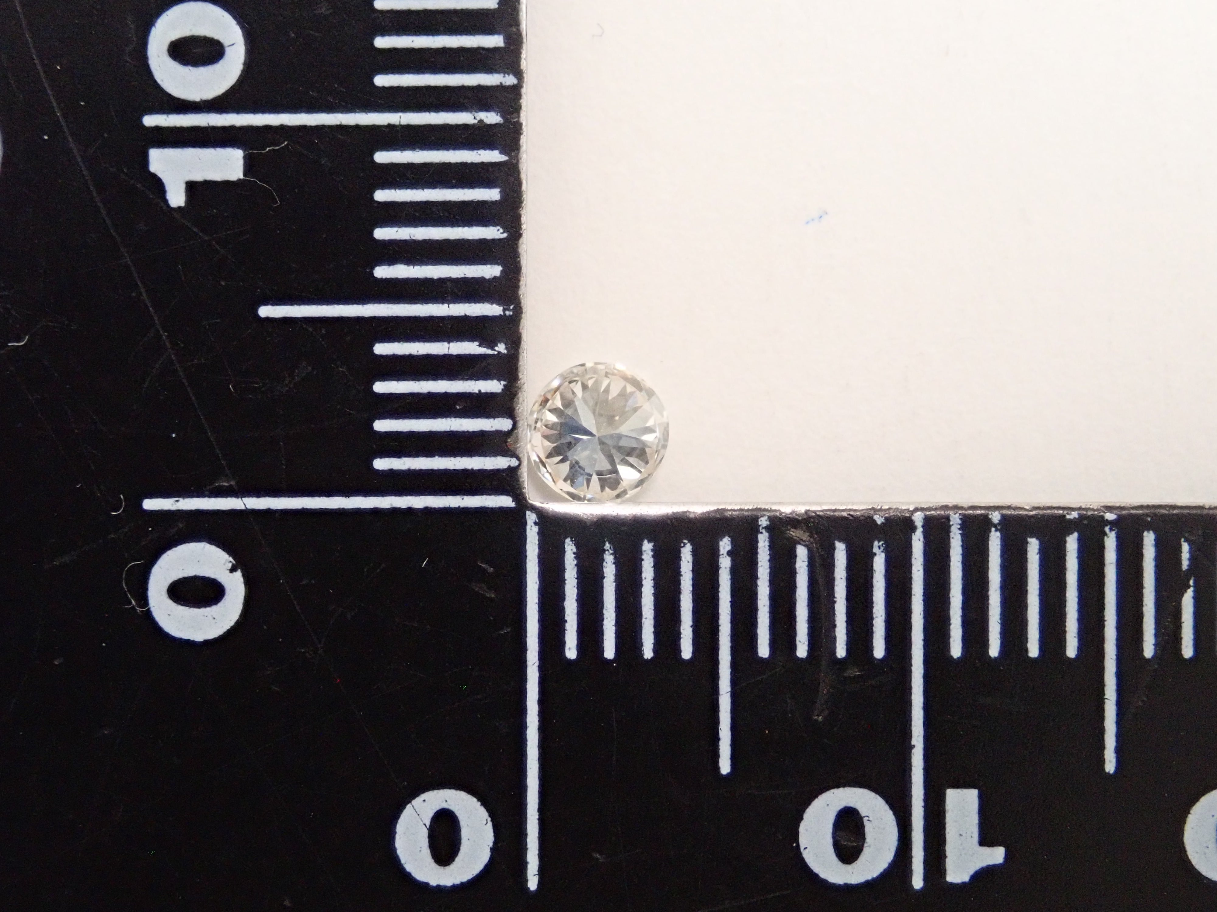 ダイヤモンド 3.7mm/0.197ctルース(H, VS-1, Good)