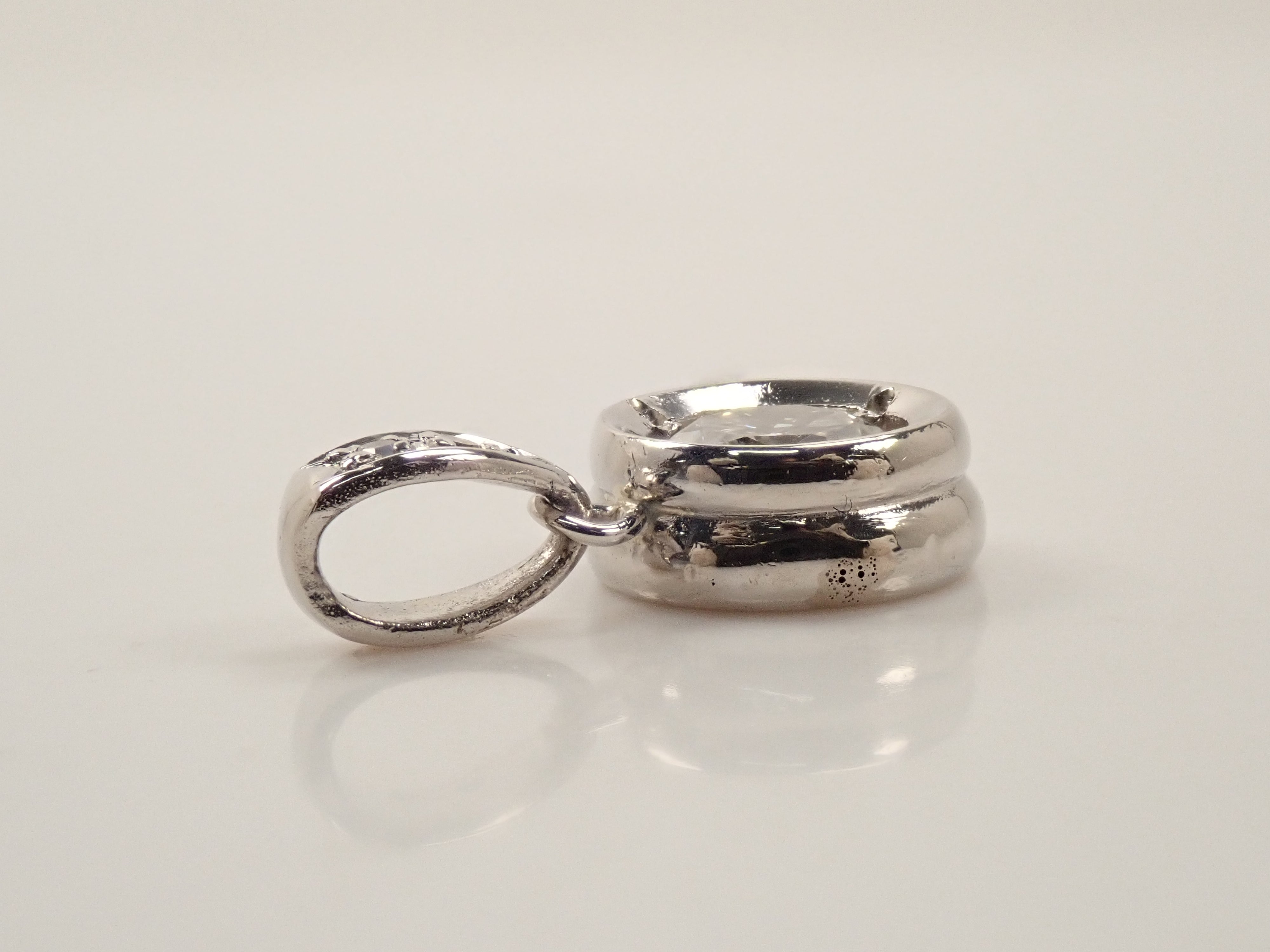 【5/30 22時販売】【カラフリ】Pt900 ダイヤモンド 0.65ct ペンダントトップ（ネックレストップ）鑑別書