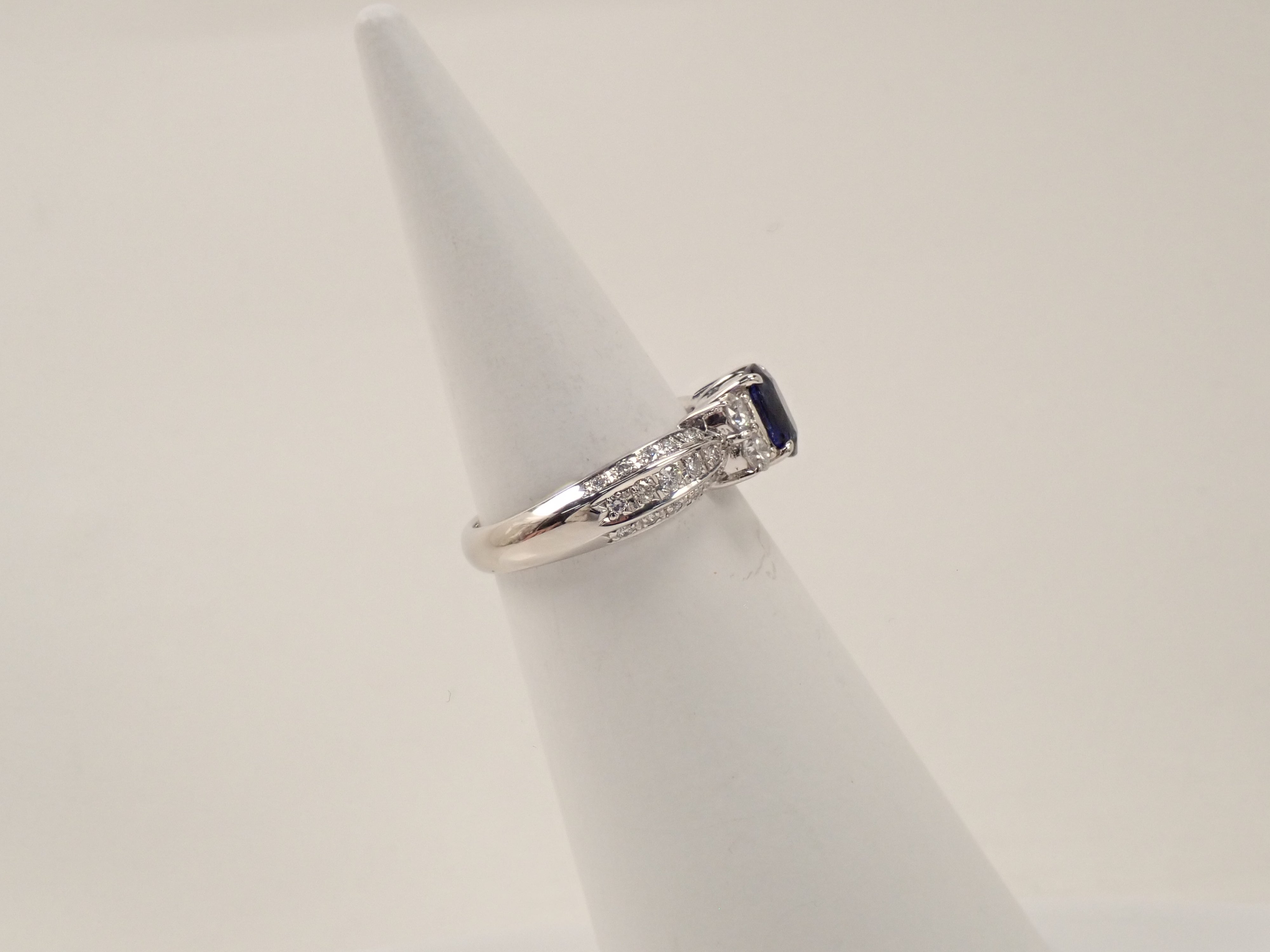【22602609掲載】【カラフリ】Pt900 マダガスカル産サファイア 0.99ct リング
