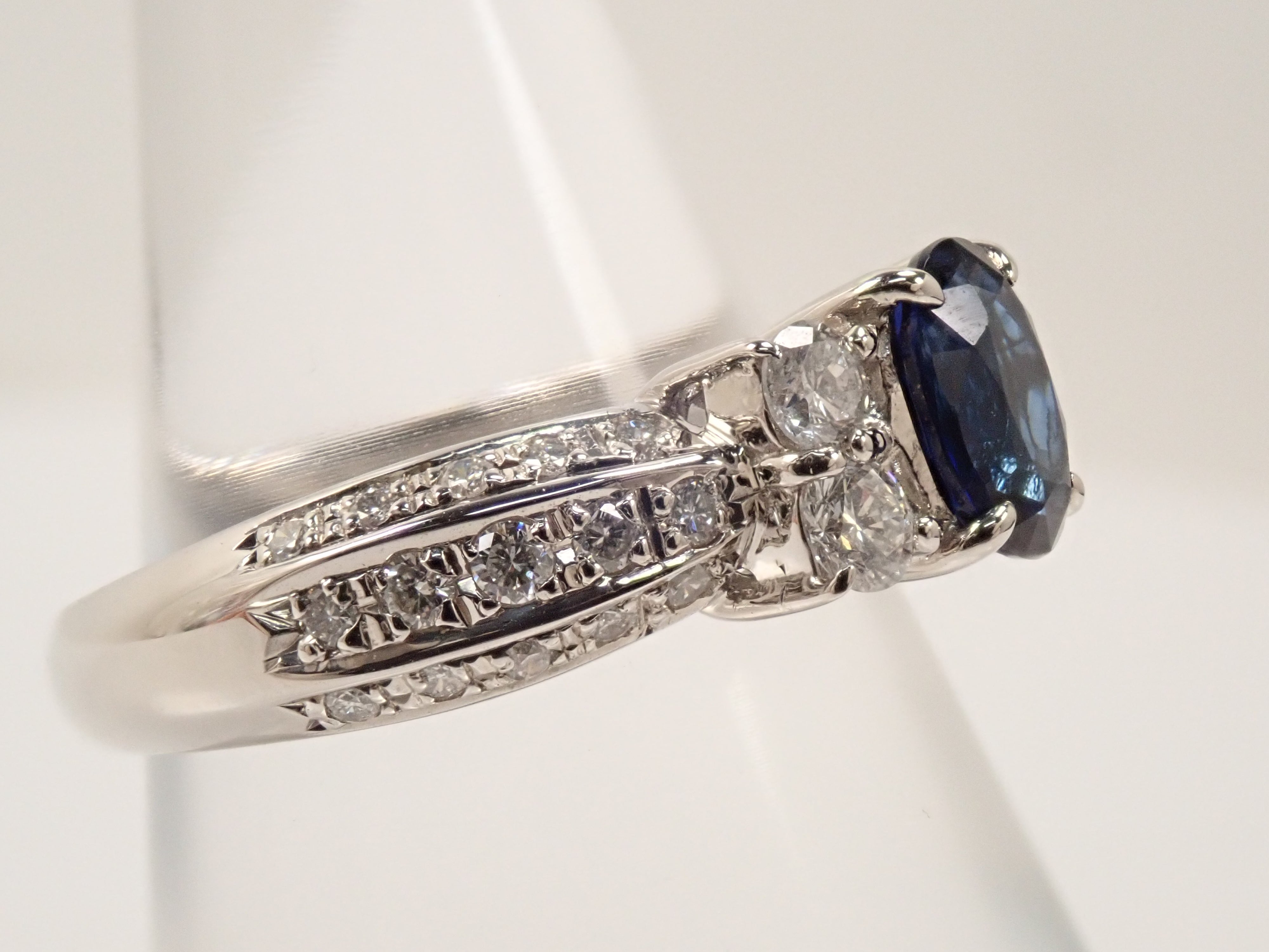 【22602609掲載】【カラフリ】Pt900 マダガスカル産サファイア 0.99ct リング