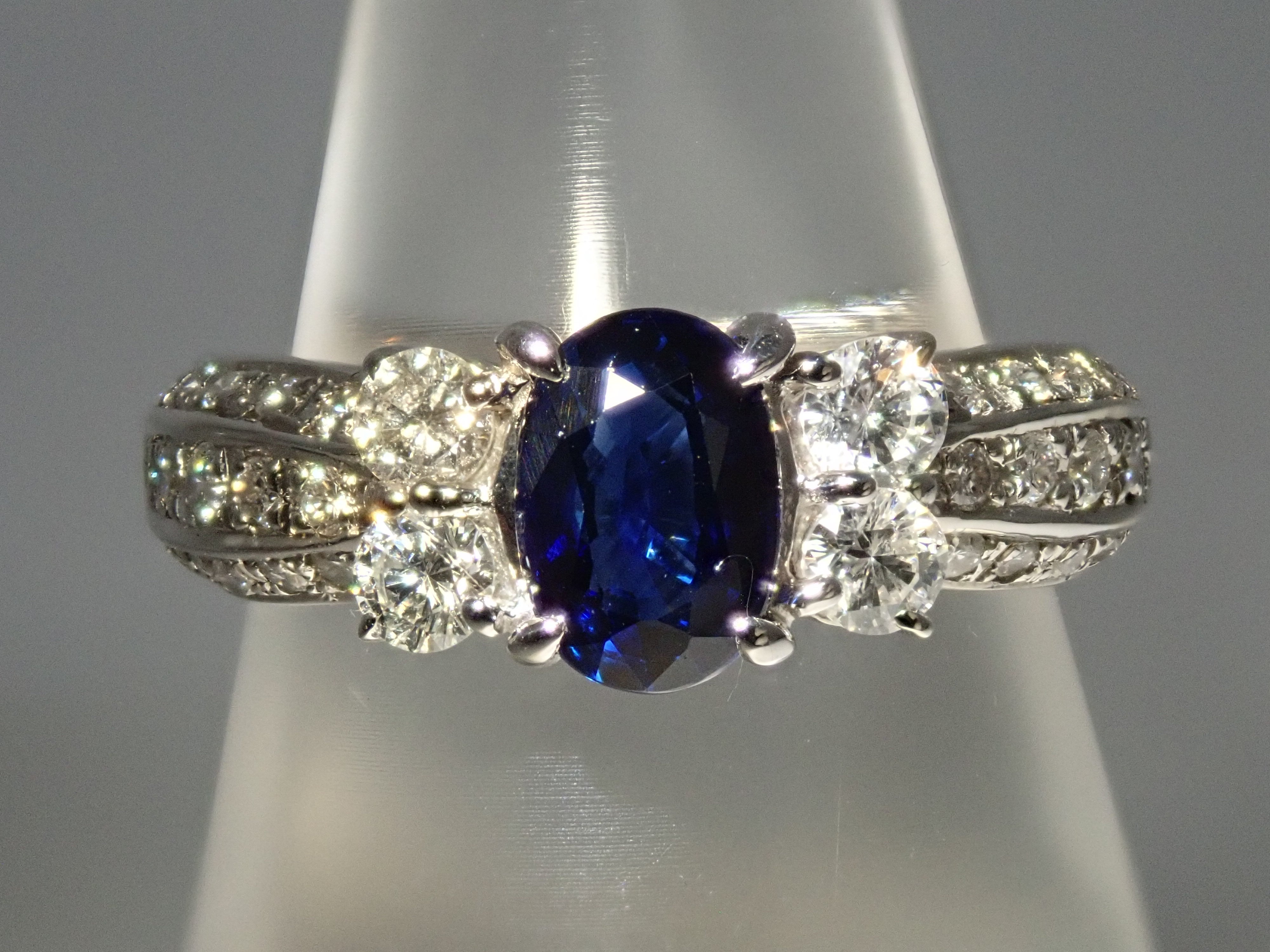 【22602609掲載】【カラフリ】Pt900 マダガスカル産サファイア 0.99ct リング