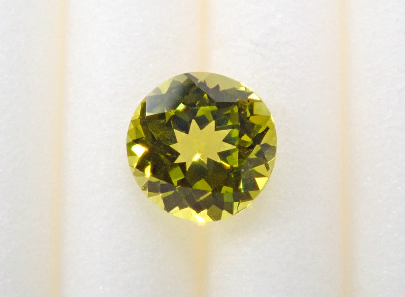 [On sale from 10pm on 5/24] Indian Parrot Chrysoberyl 4.1mm/0.300ct loose stone