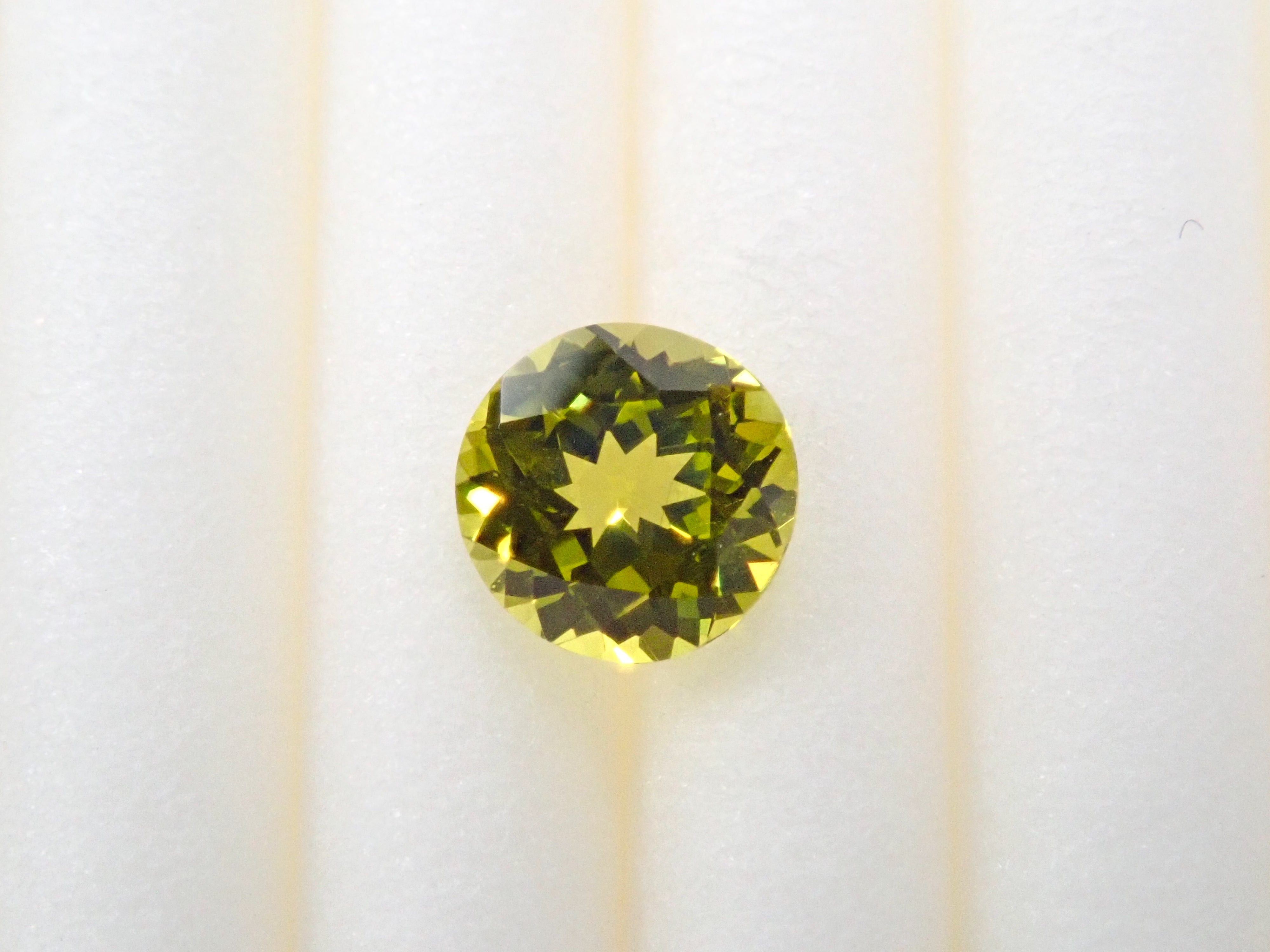 Indian Parrot Chrysoberyl 4.1mm/0.300ct Loose Stone