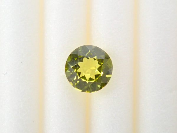 [On sale from 10pm on 5/24] Indian Parrot Chrysoberyl 4.0mm/0.233ct loose stone