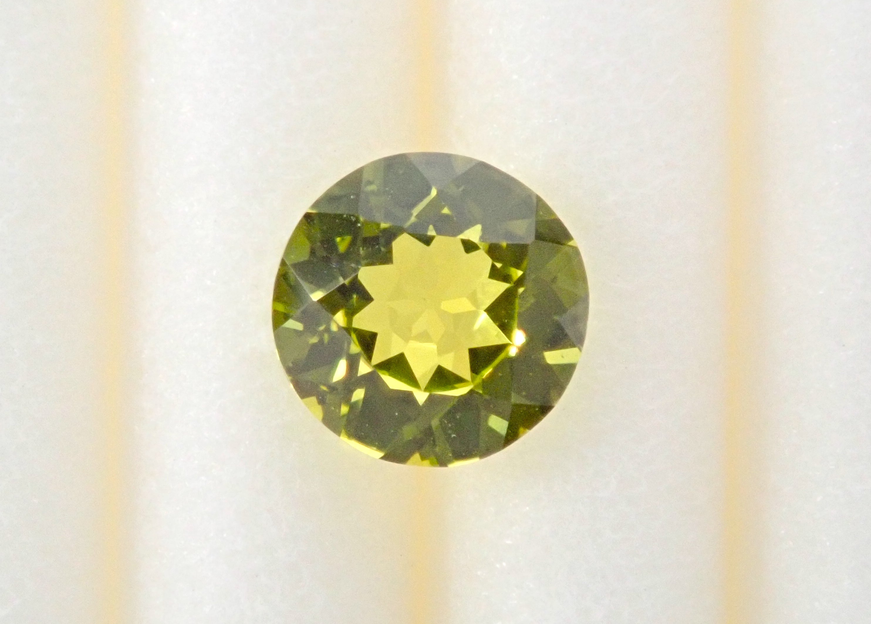 Indian Parrot Chrysoberyl 4.0mm/0.233ct Loose Stone