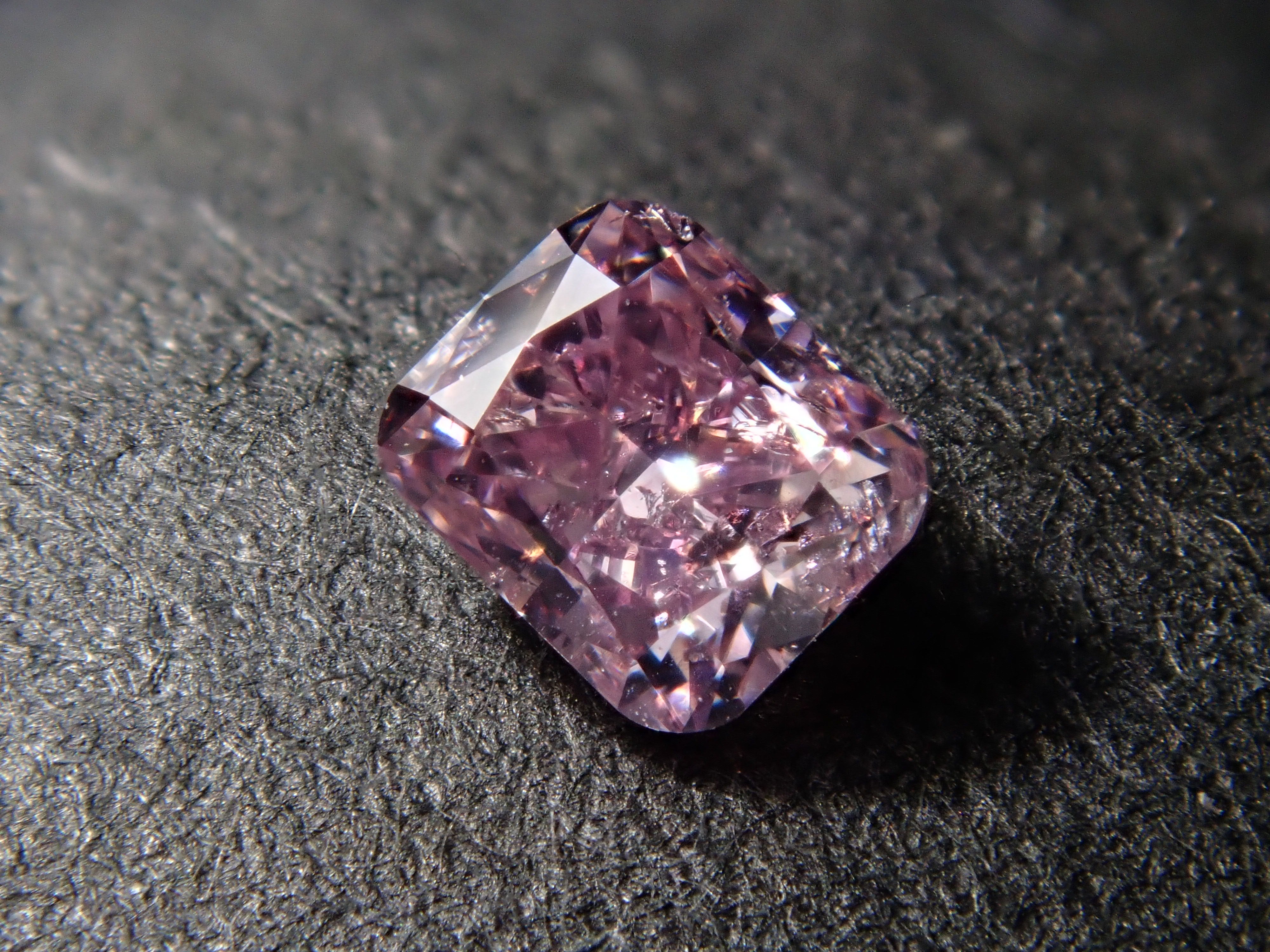 【32501927掲載】ピンクダイヤモンド（クッションカット） 0.157ctルース(FANCY DEEP PUPPLE PINK, I1)